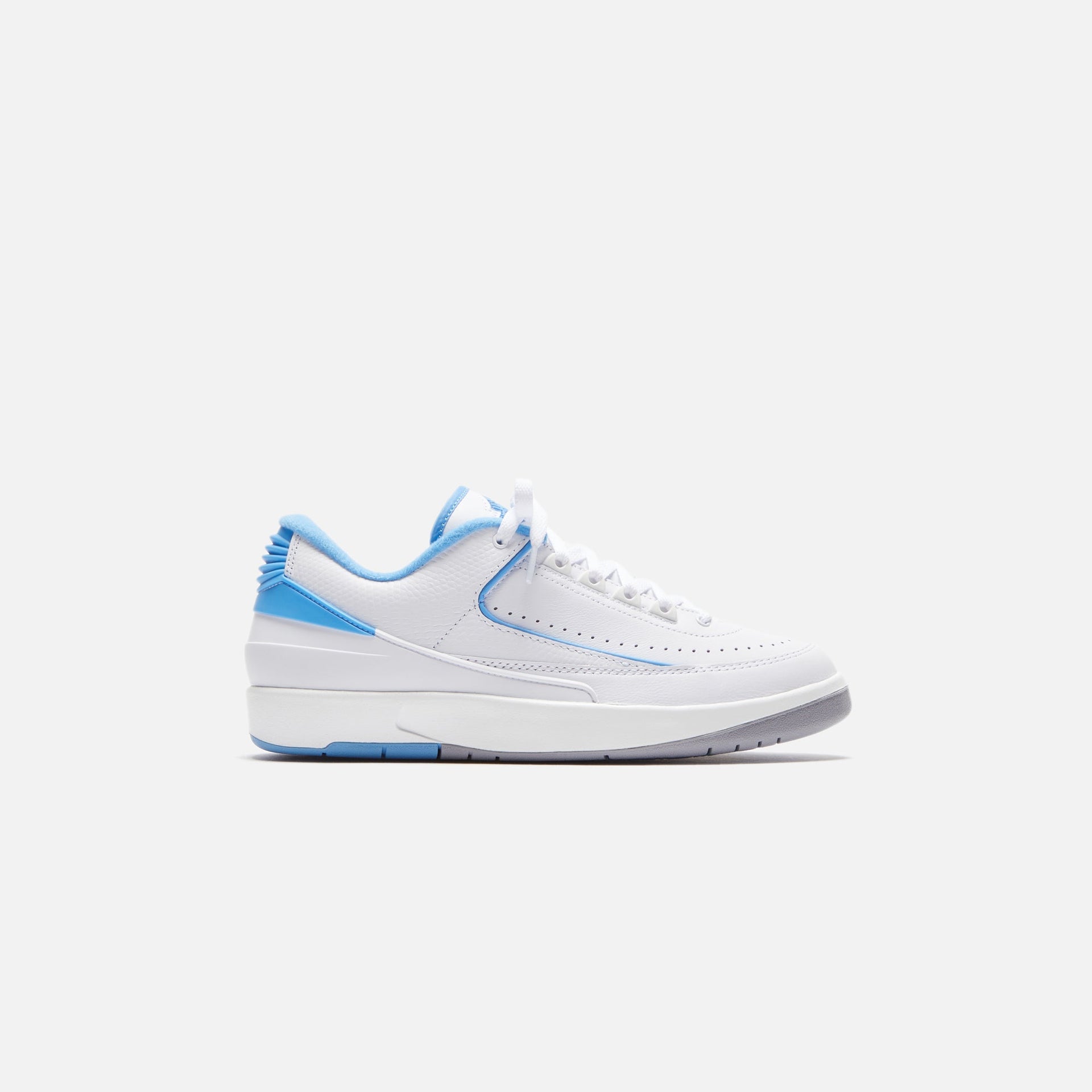 Jordan Air Jordan 2 Retro Low - White  / University Blue / Cement Grey