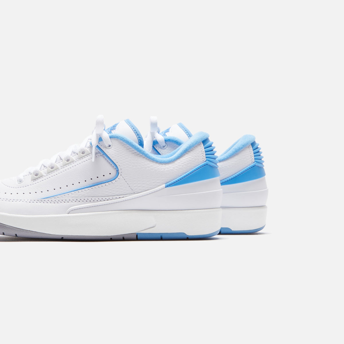 Jordan Air Jordan 2 Retro Low - White  / University Blue / Cement Grey