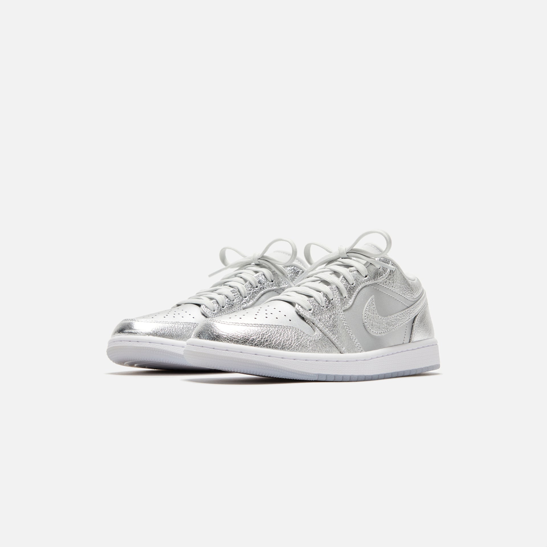 Jordan WMNS Air Jordan 1 Low SE - Metallic Silver