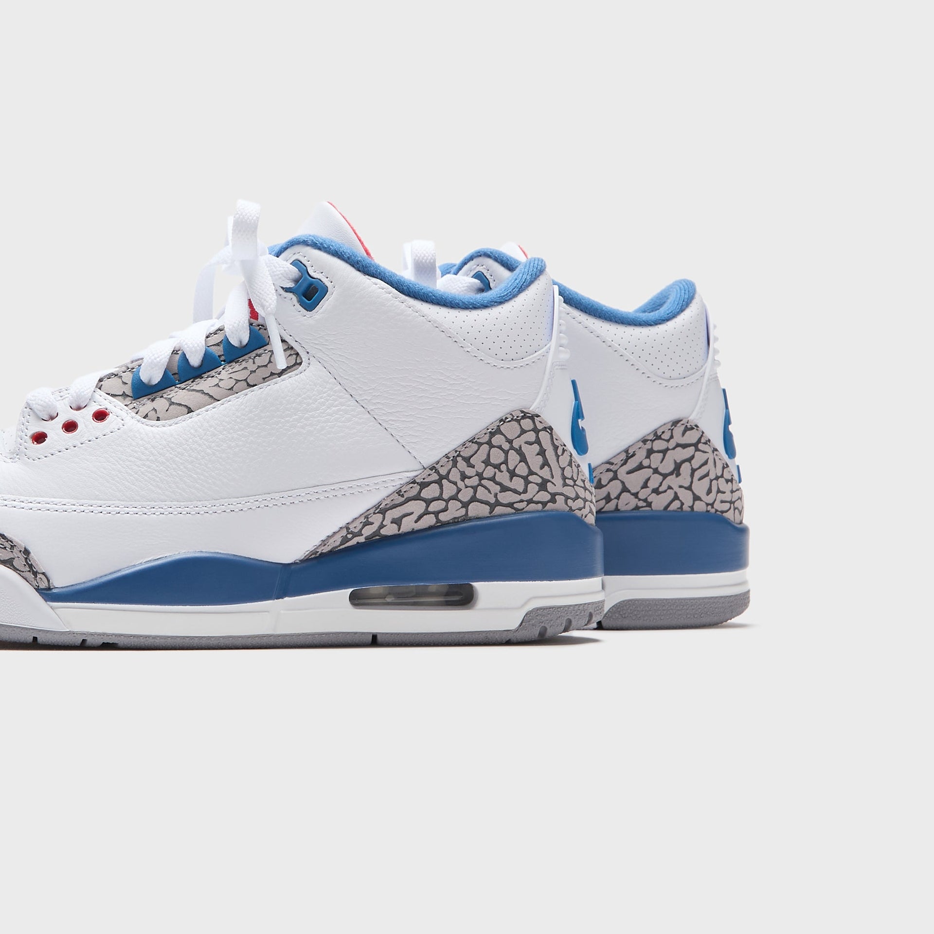 Jordan Air Jordan 3 Retro - White / True Blue / Cement Grey / Fire Red