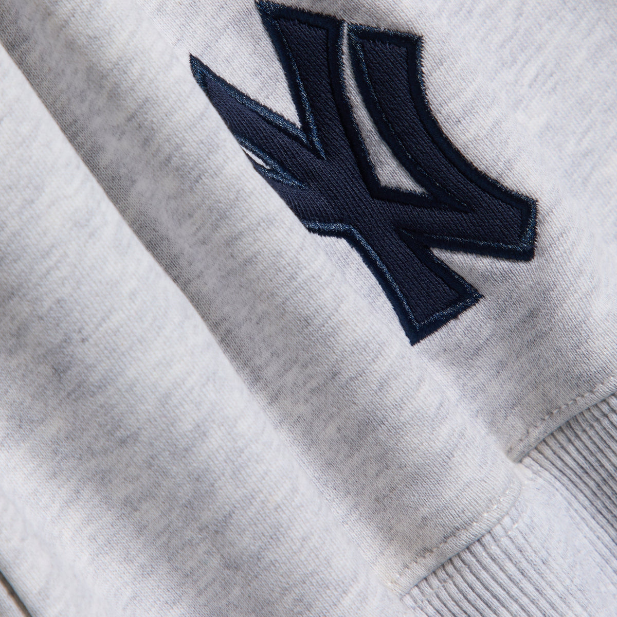Kith Baby for the New York Yankees Nelson Crewneck - Light Heather Grey - PH