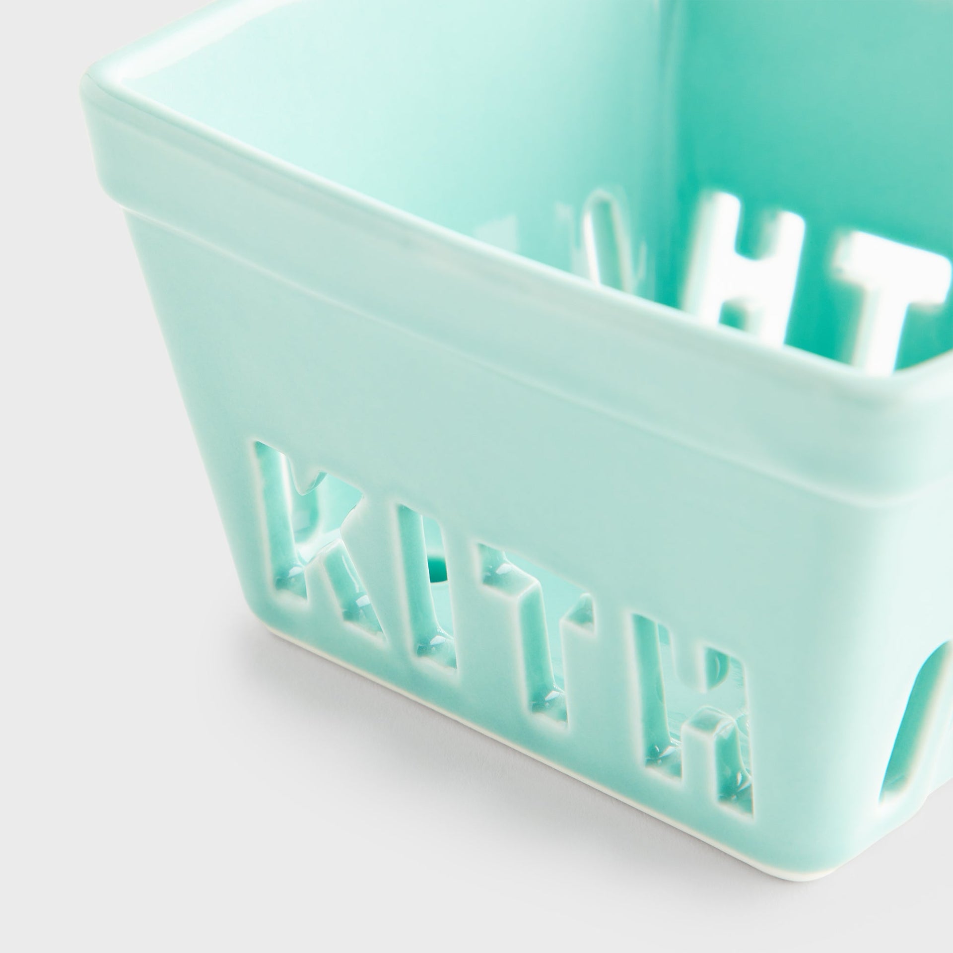 Kith Treats Farmers Market Ceramic Pint Basket - Mykonos