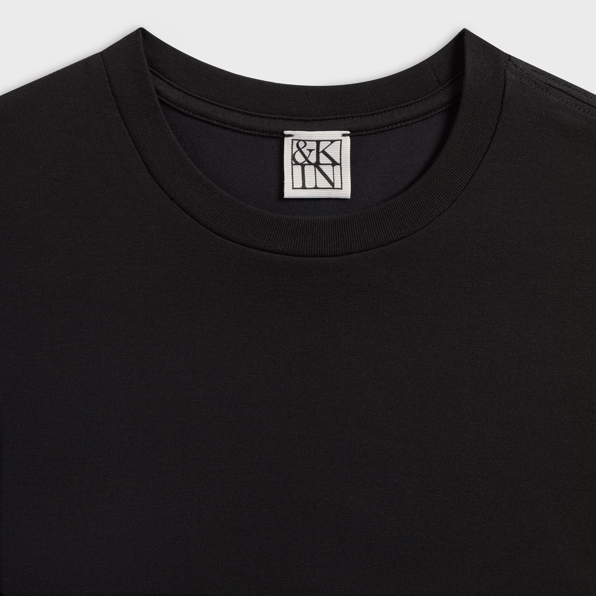 &Kin Darin black tee collar detail, ribbed crew neck with &Kin woven label