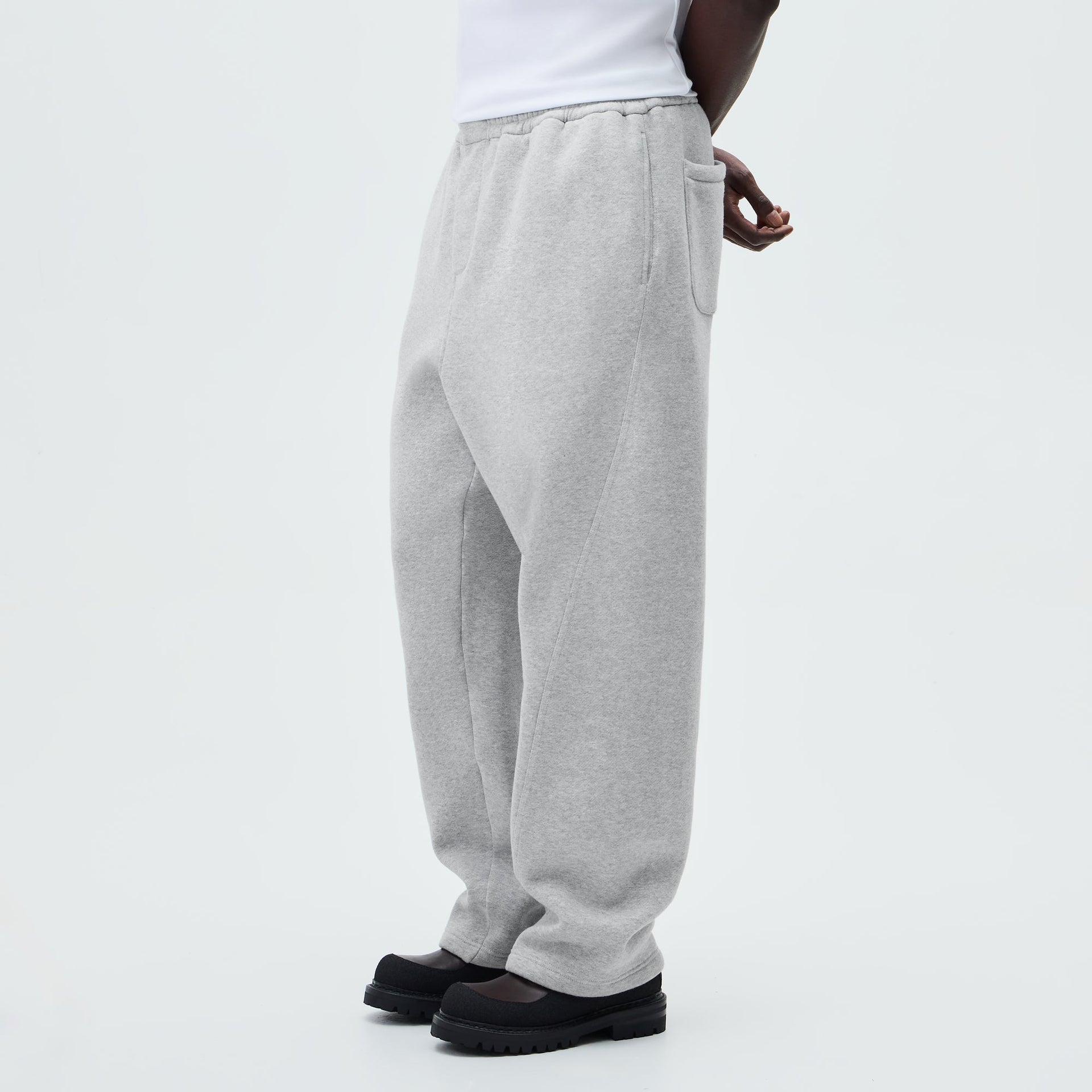 &Kin Plush Fleece Akita Sweatpant - Medium Heather Grey