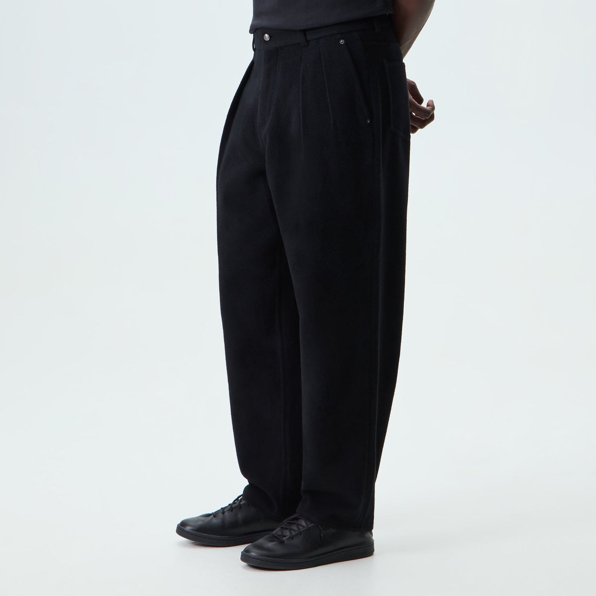 &Kin Wool Cashmere Brett Pleated Trouser - Black