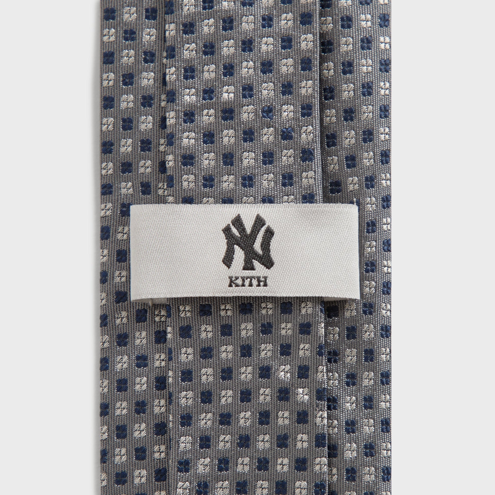 Kith x New York Yankees Skyscraper tie, woven NY Kith keeper loop label on reverse