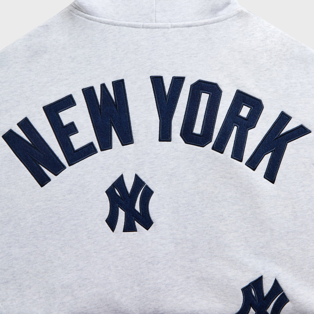 Kith for the New York Yankees Vintage Braxton Zip Hoodie - Light Heather Grey