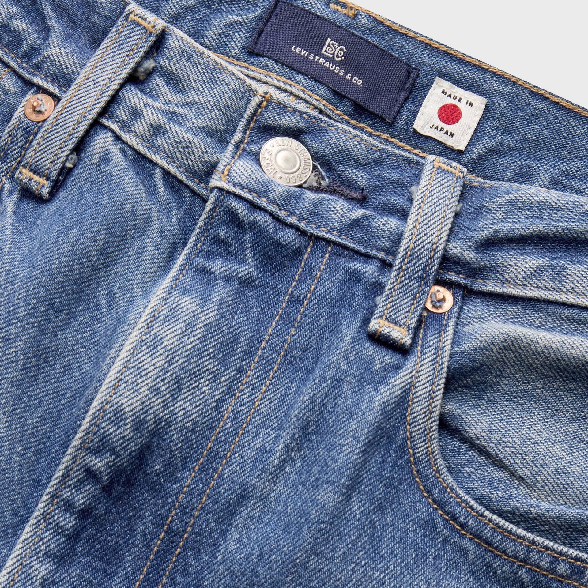 Levi's Blue Tab Anchor Relaxed Jeans - Saddle Rock MIJ