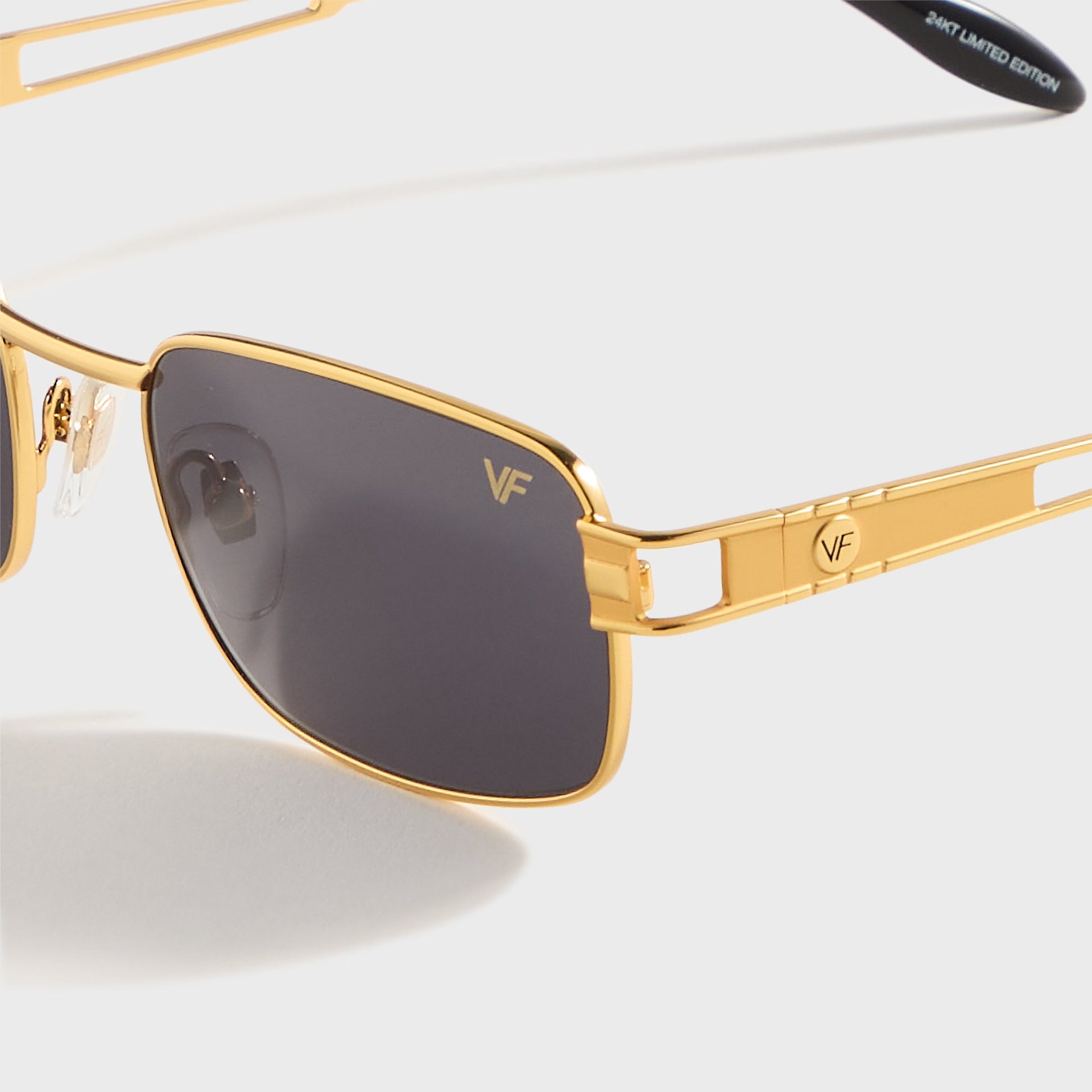 Vintage Frames Dime 24KT in Yellow Gold / Black