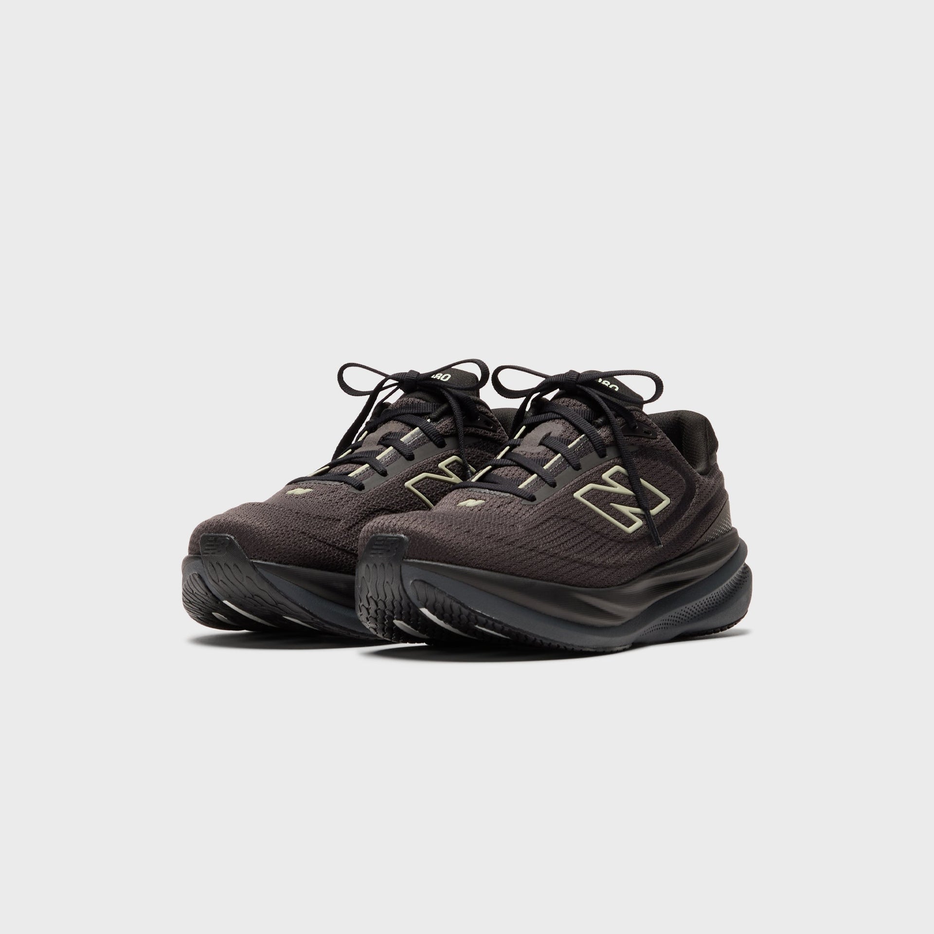 New Balance 1080v15 - Black / Faded Black / Olivine