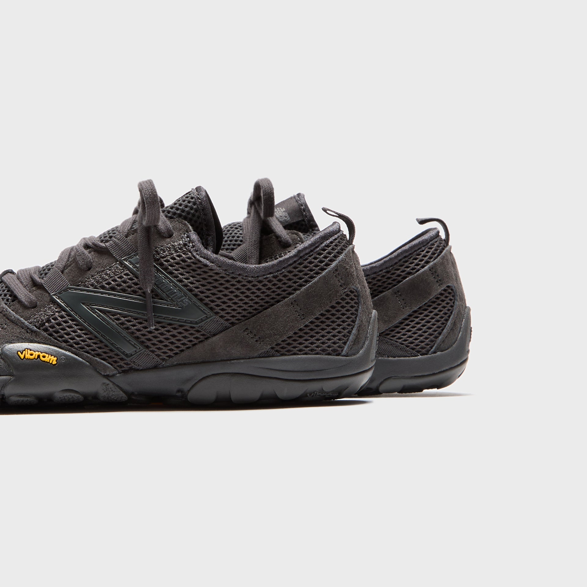 New Balance MT10 - Black