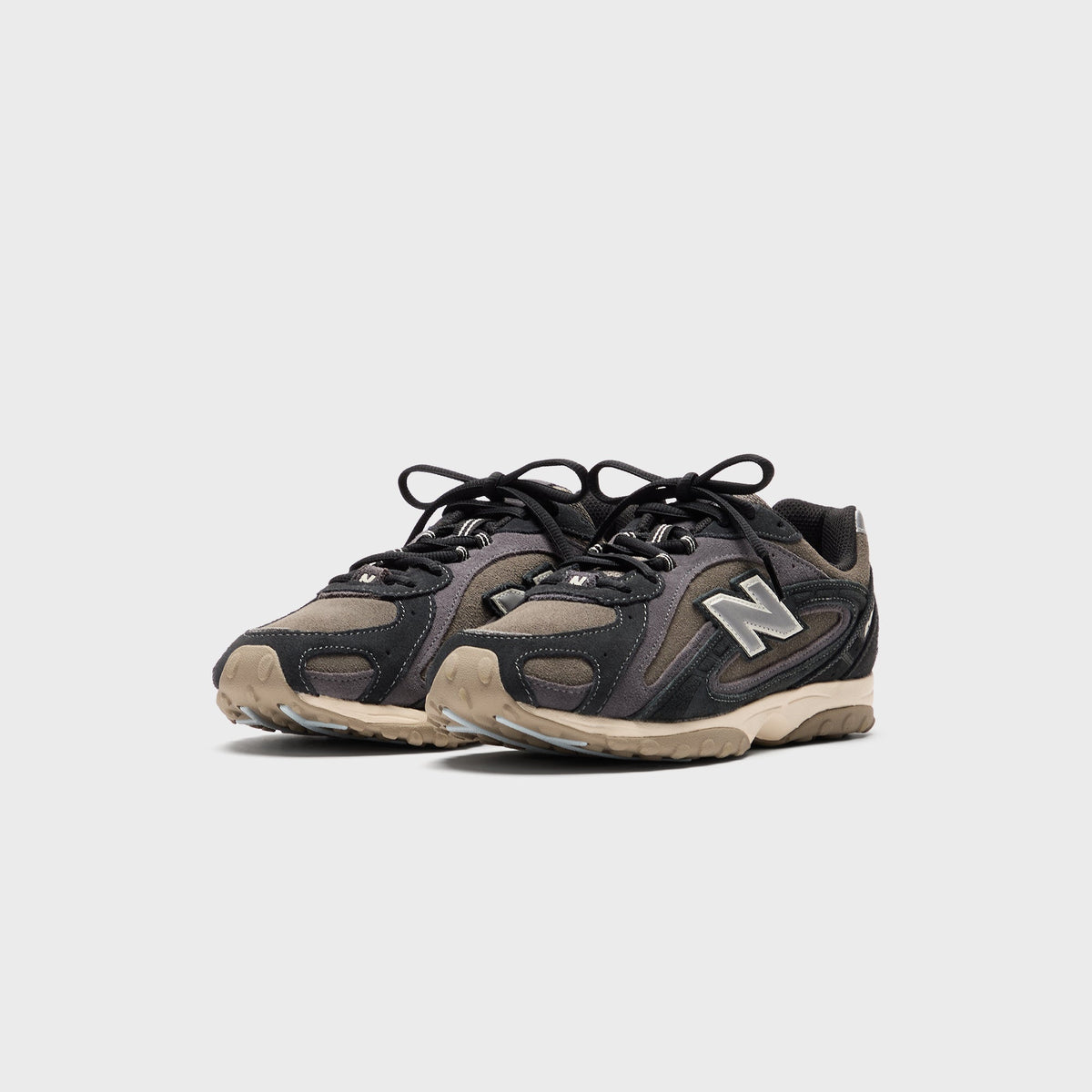 New Balance 204L - Black / Magnet