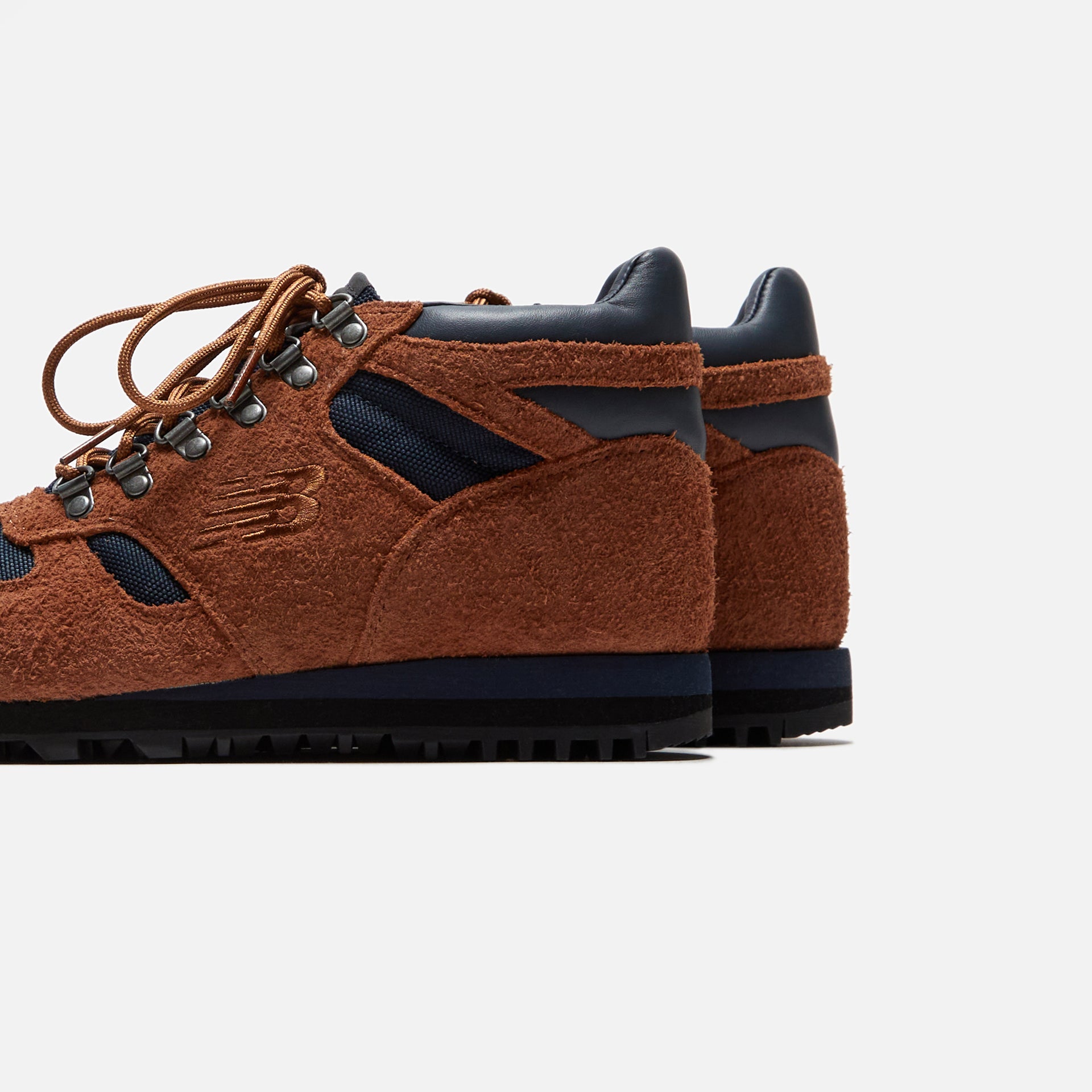 New Balance Rainer True - Brown