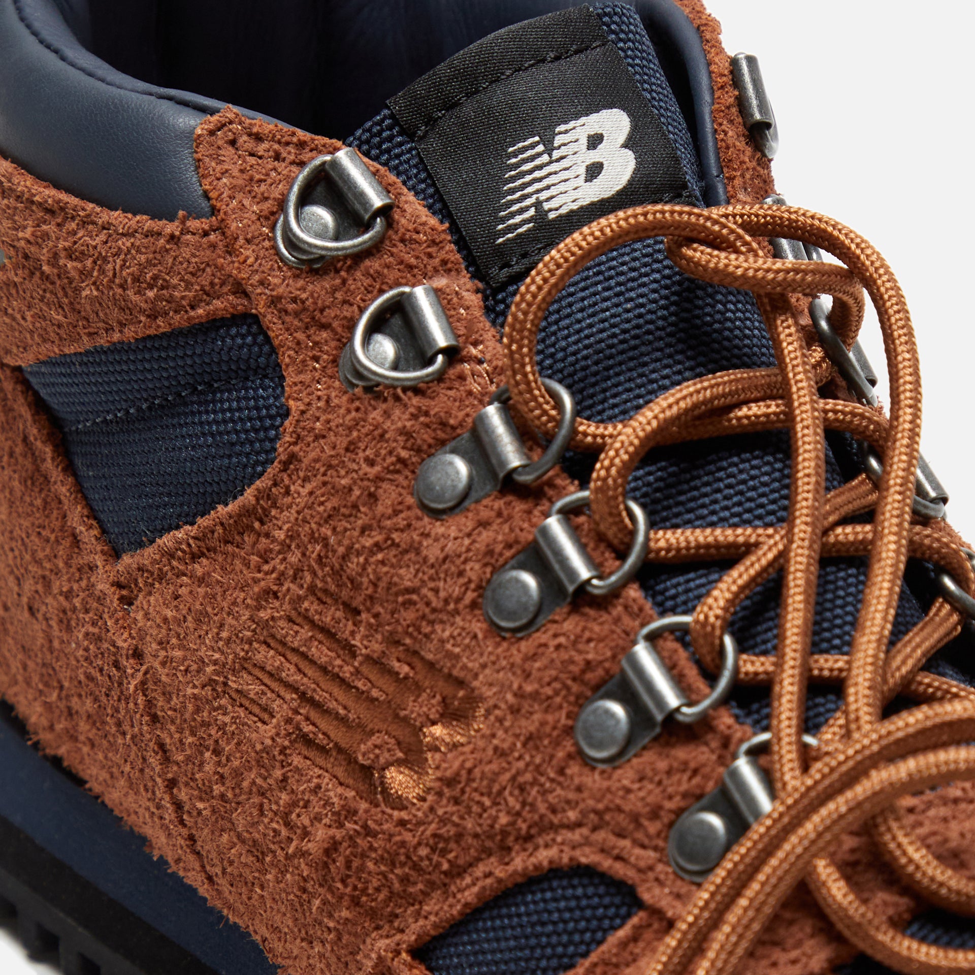 New Balance Rainer True - Brown