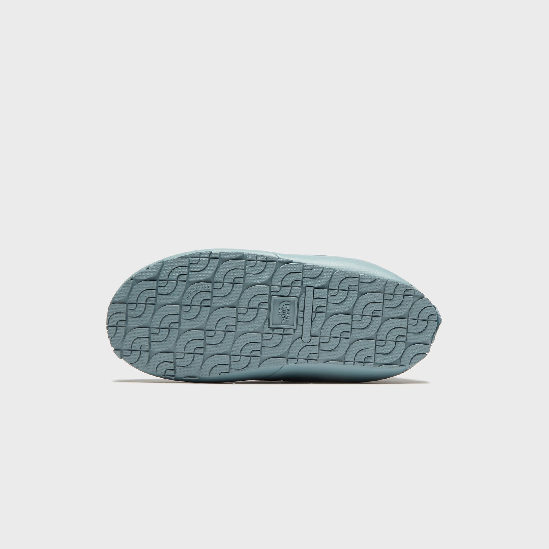 The North Face x SKIMS WMNS Thermoball Traction Mule V - Kyanite