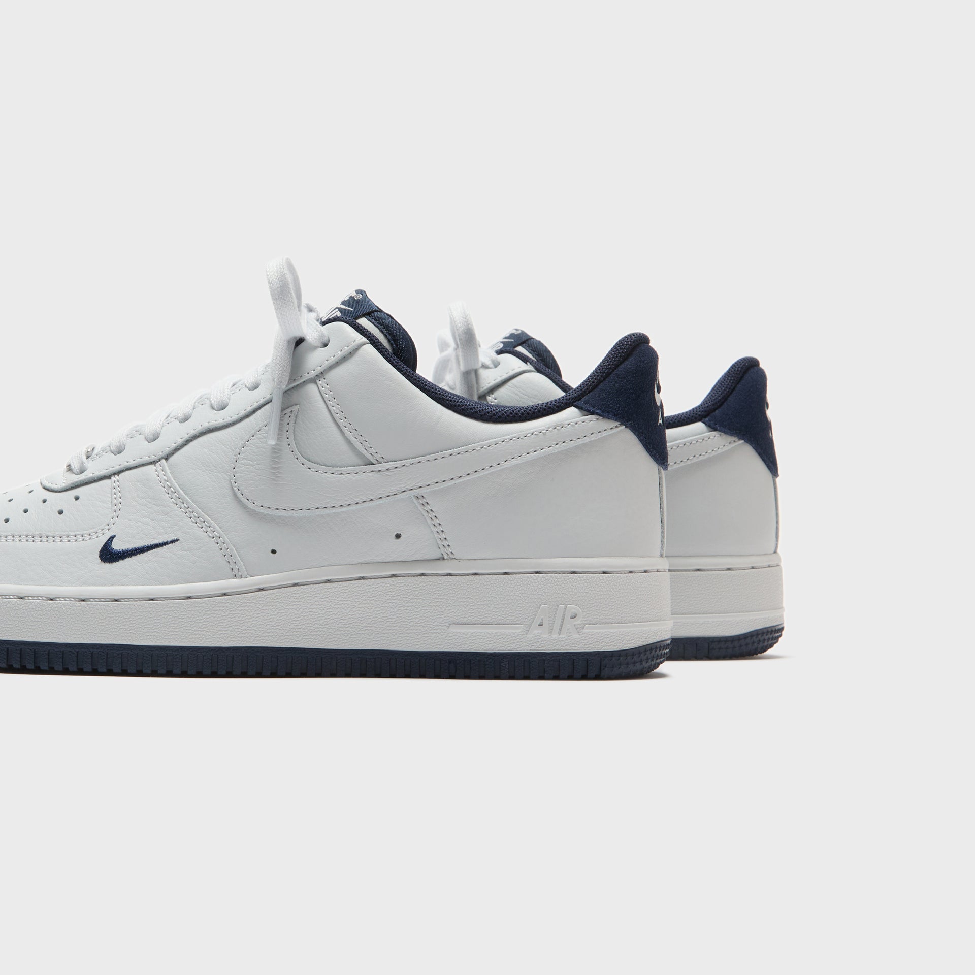 Nike Air Force 1 ’07 Lv8 -  Photon Dust / Obsidian / Photon Dust
