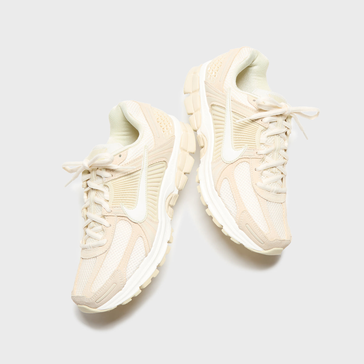 Nike WMNS Zoom Vomero 5 - Beach / Sail / Light Khaki