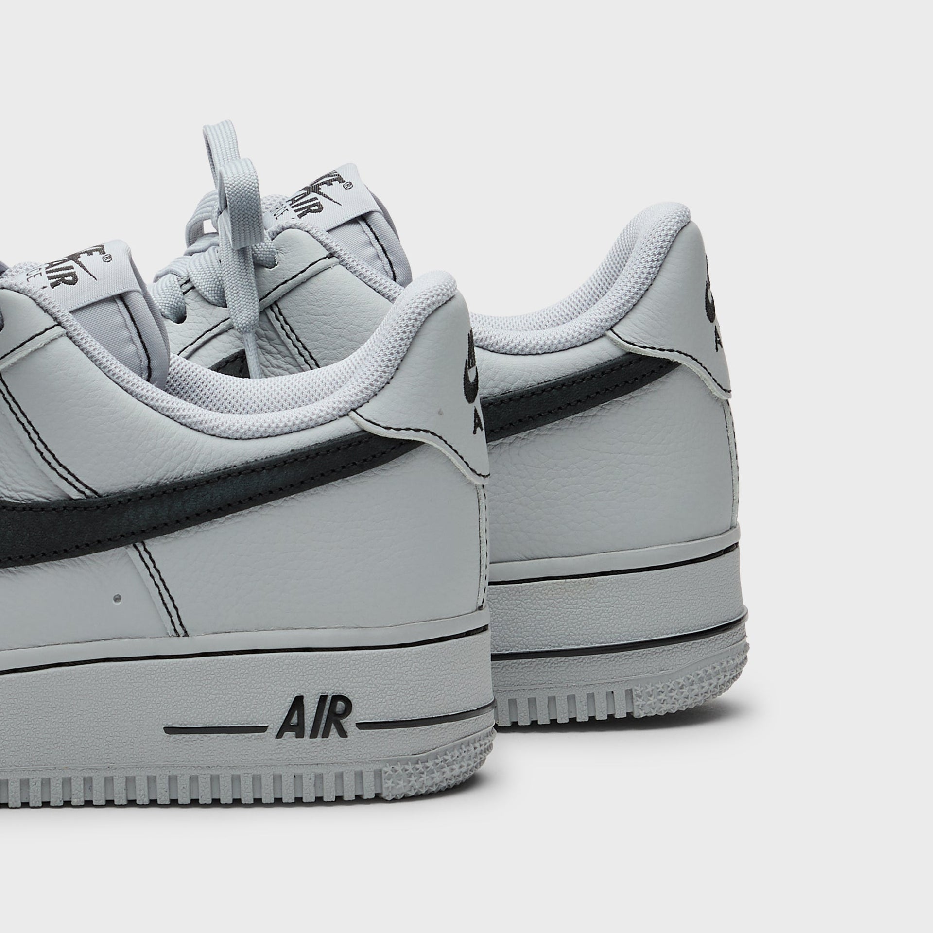 Nike Air Force 1 '07 LV8 - Wolf Grey / Black