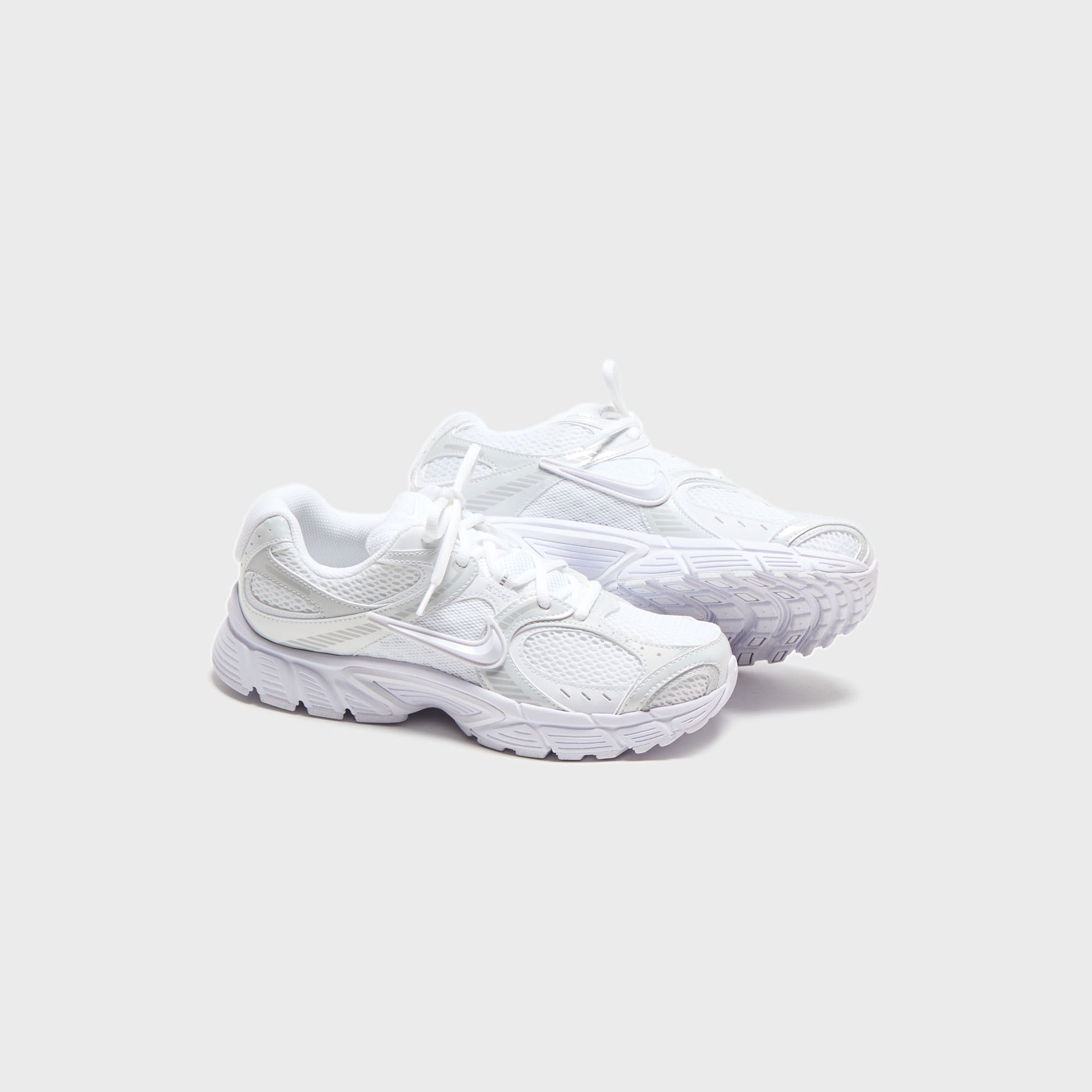 Nike WMNS V5 Rnr - White /Black / Metallic Silver