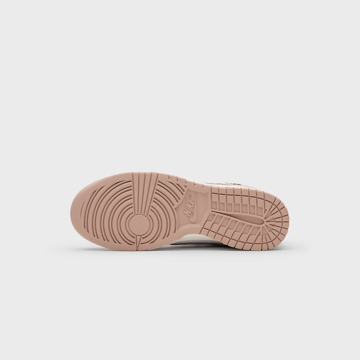 Nike WMNS Dunk Low - White / Particle Pink / Sail / Metallic Silver