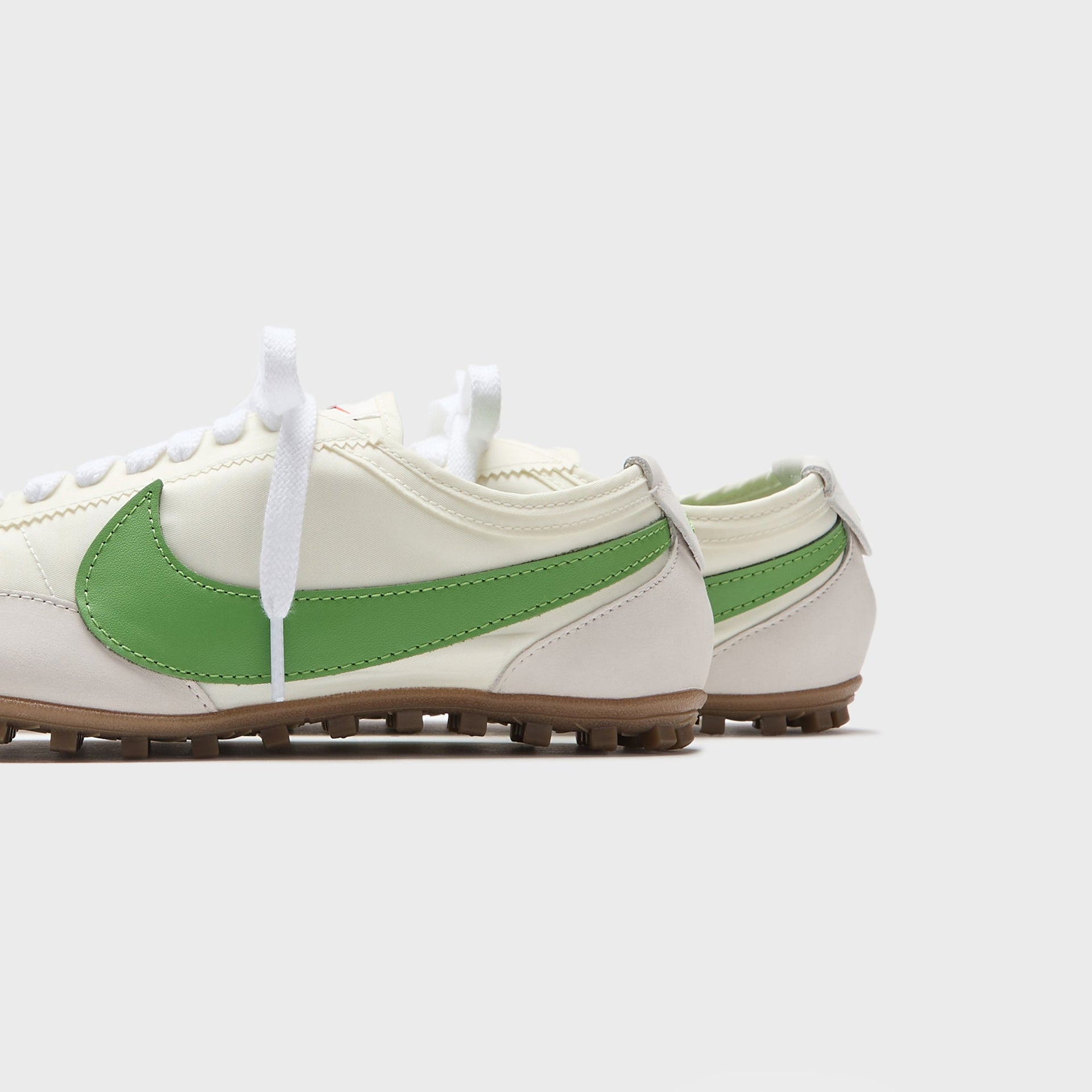 Nike WMNS Moon Shoe - Sail / Chlorophyll