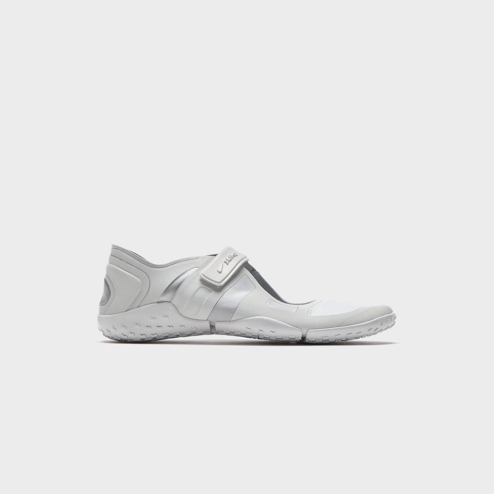 NikeSKIMS WMNS Rift Satin - Night Silver / Base Grey