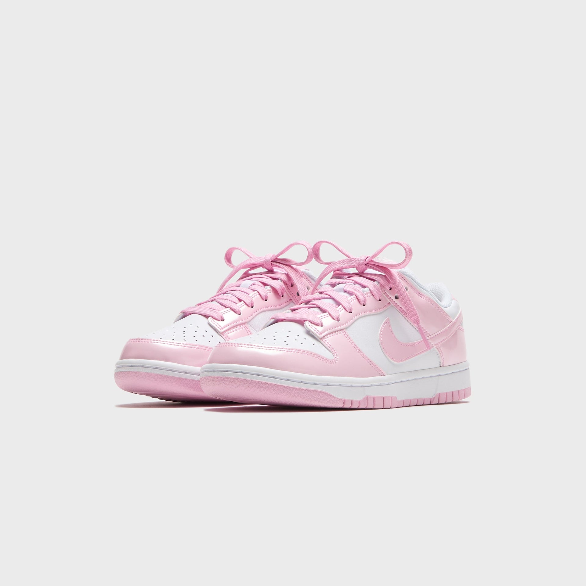 Nike WMNS Dunk Low SE - White / Metallic Silver / Pink Rise