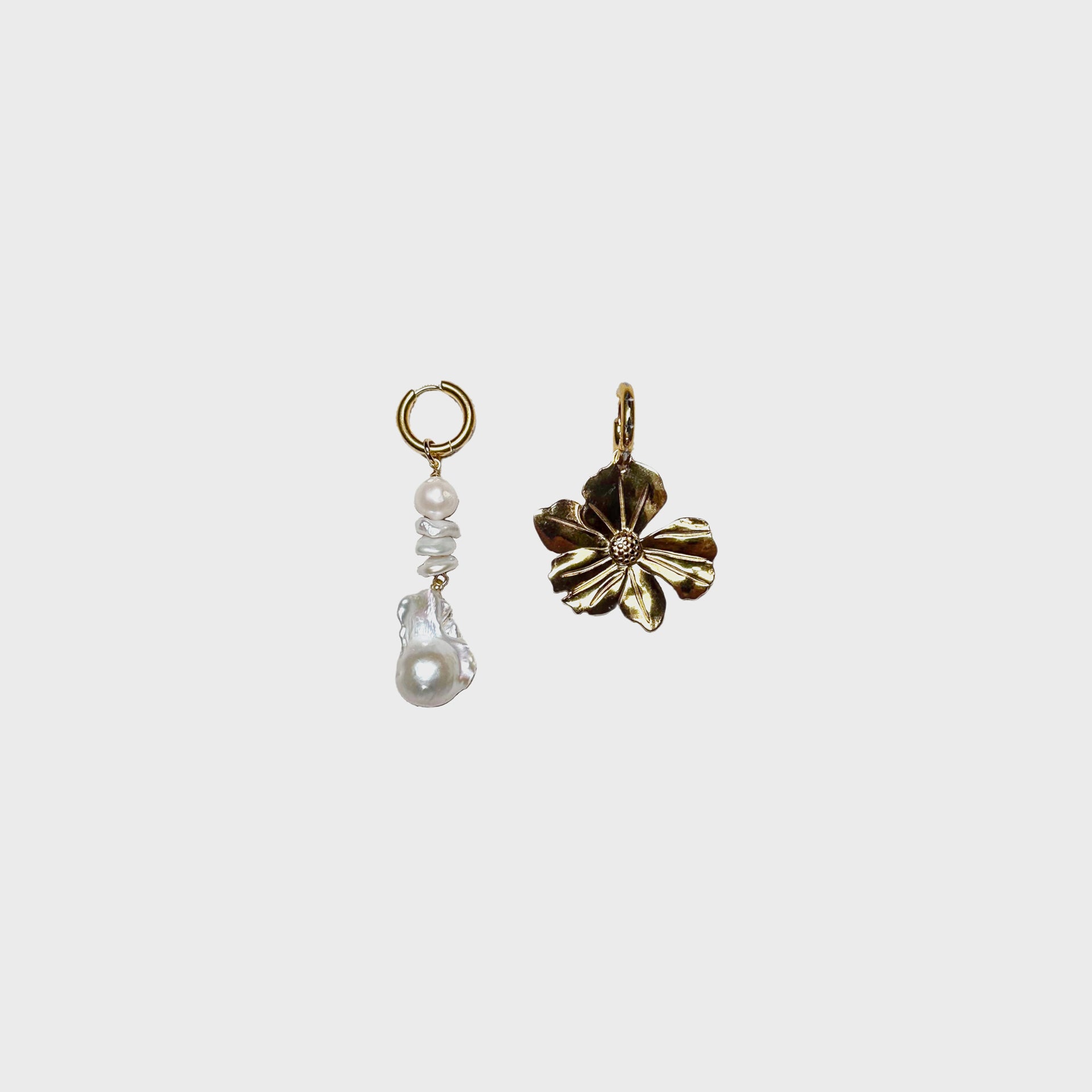 Notte Full Bloom Pearly Earrings - Gold