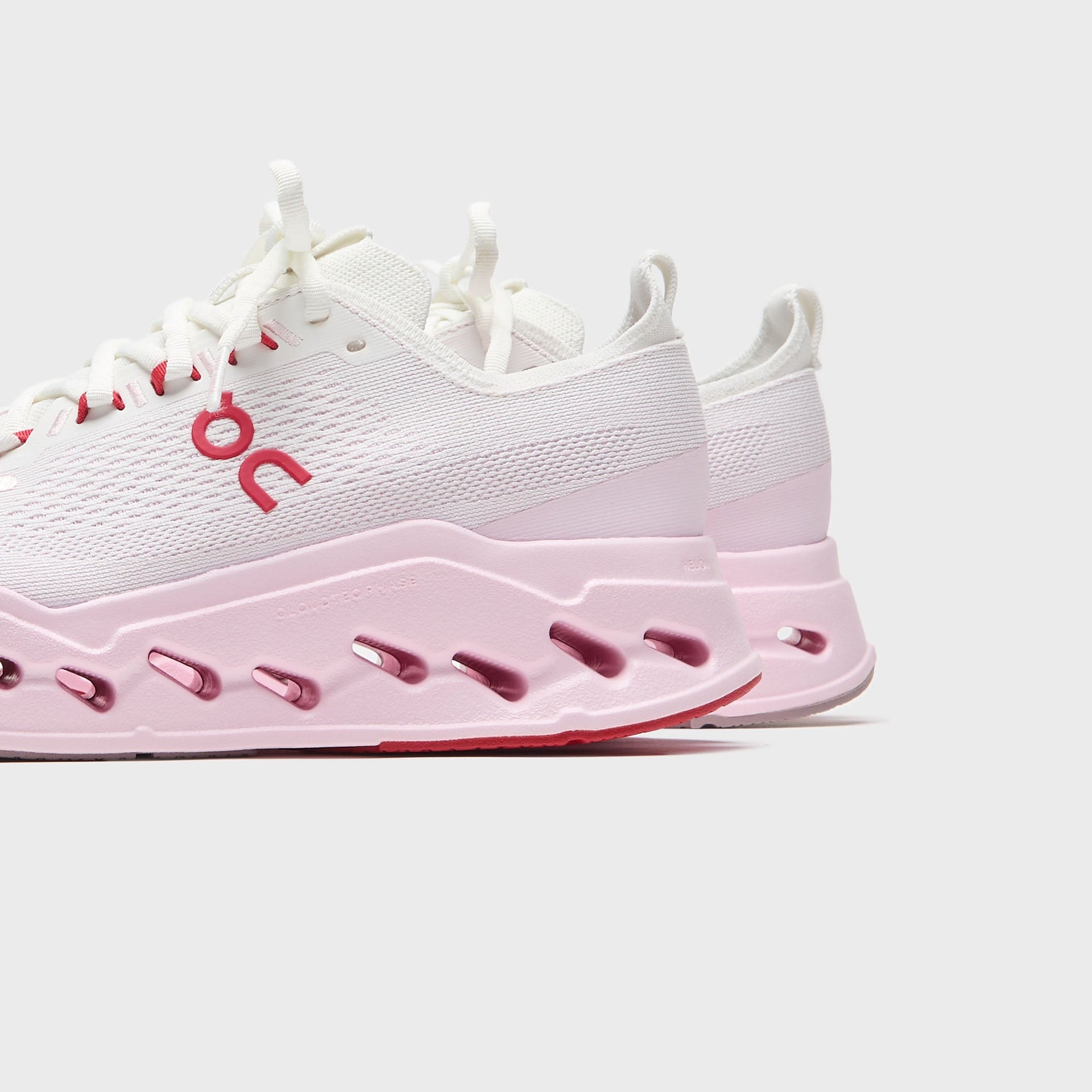 On Running WMNS Cloudsurfer Max - Ivory White / Light Pink