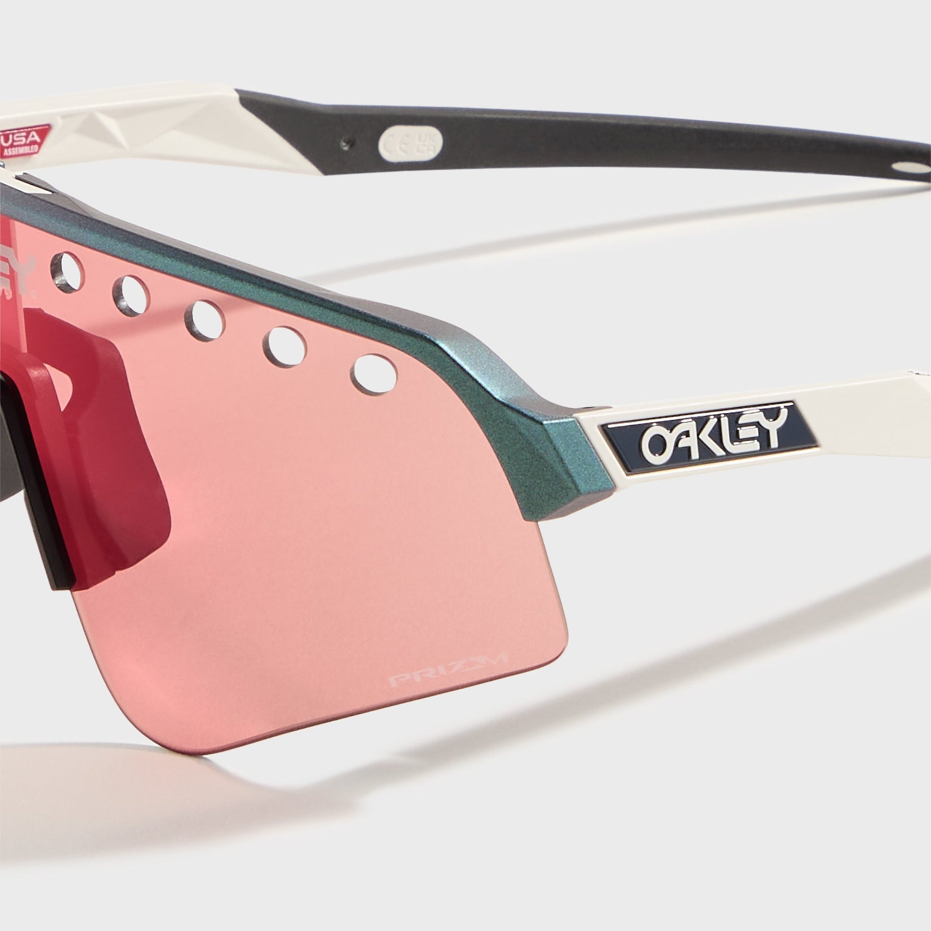 Oakley Sutro Lite Sweep in Matte Silver Blue Colorshift / Prizm Trail Torch