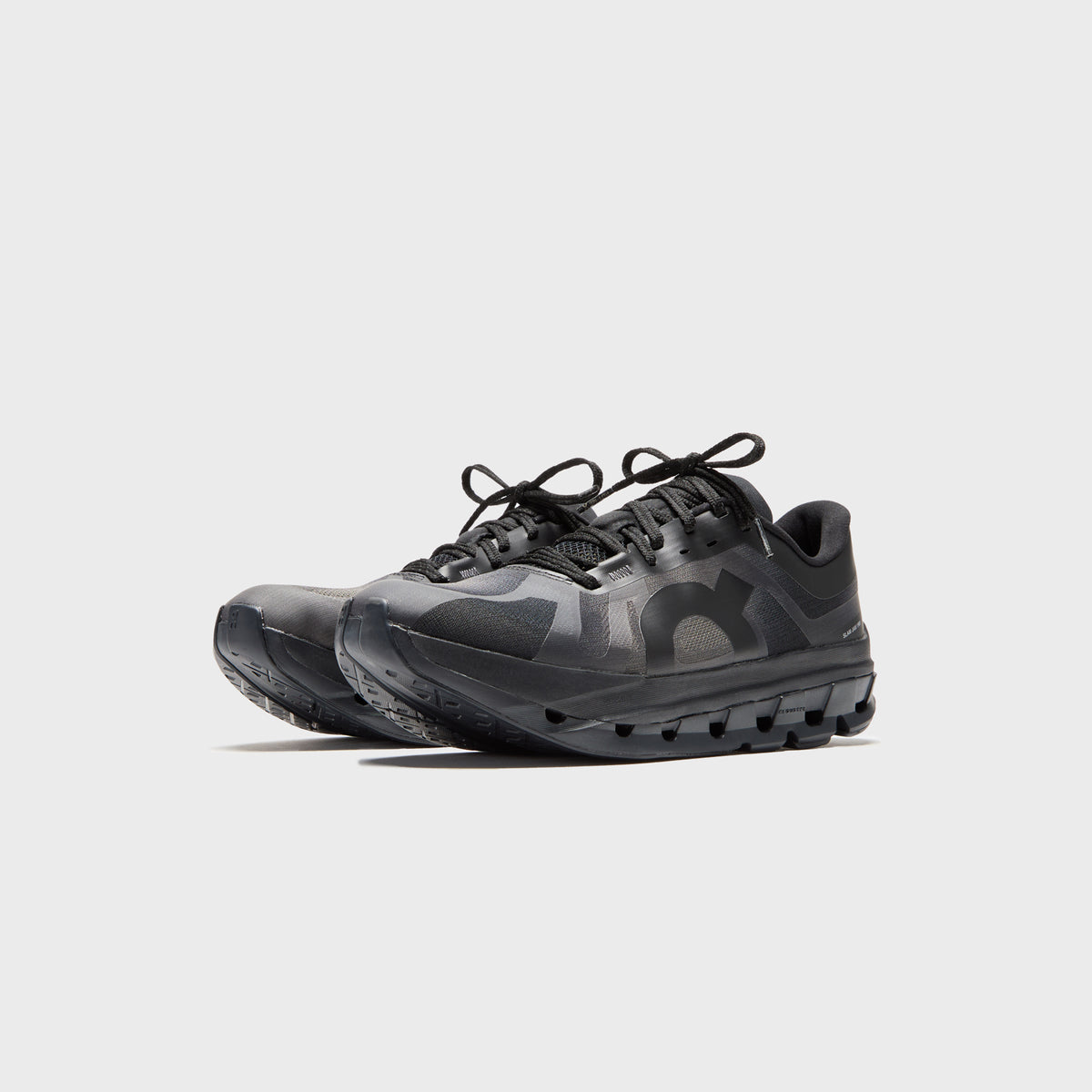 On Running x SLAM JAM Cloud 5 - Gull / Black