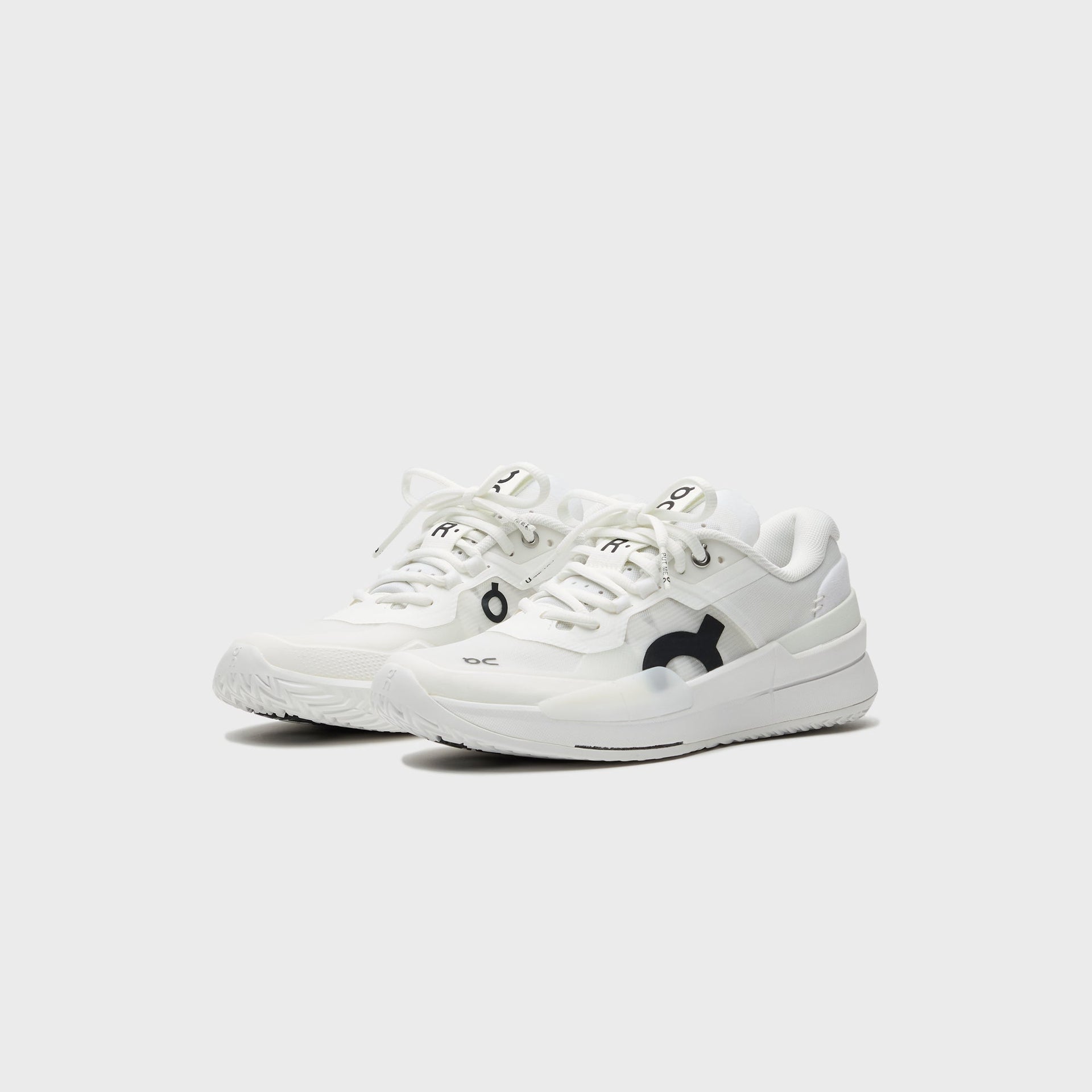 On Running WMNS The Roger Pro 2 - All White