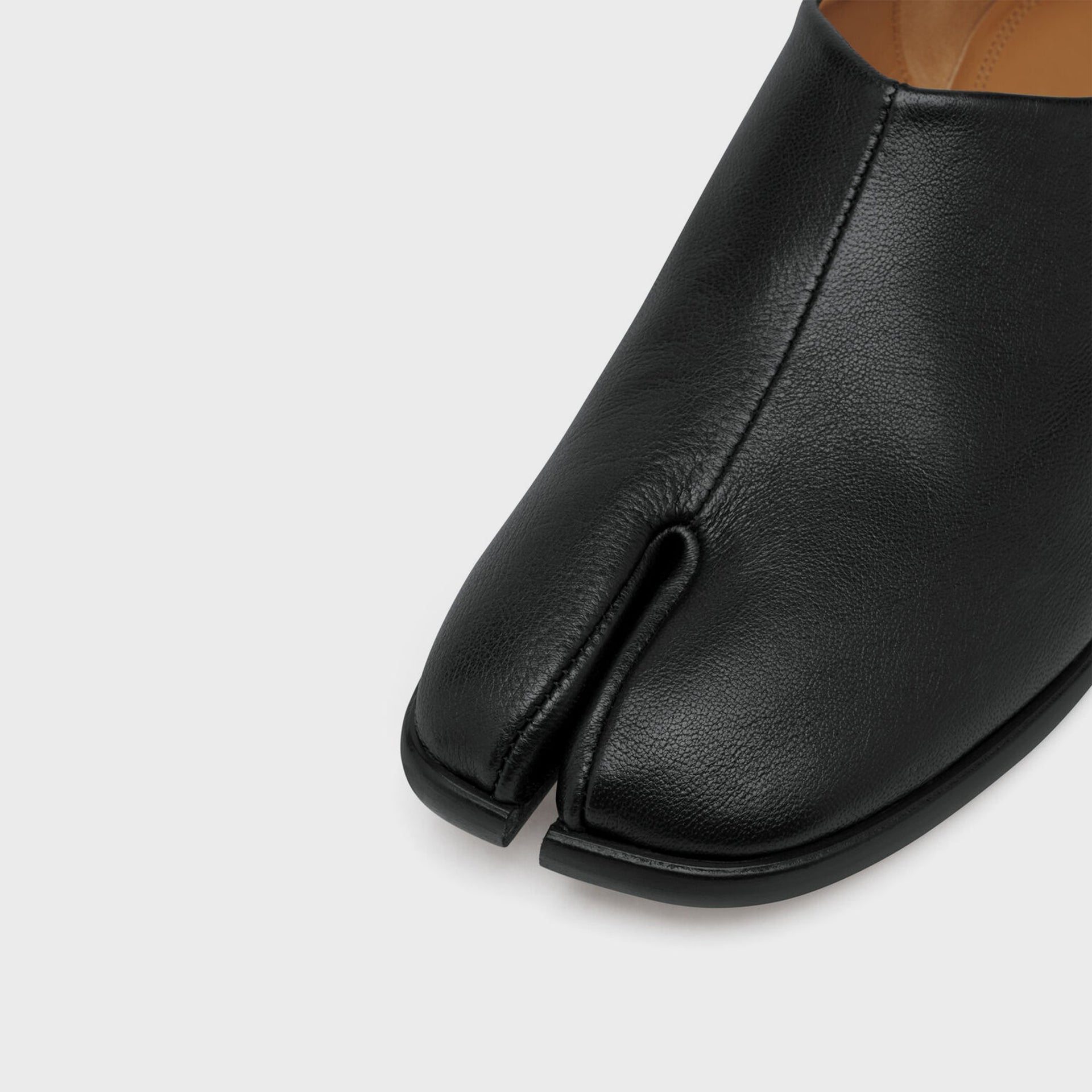 Maison Margiela Tabi Babouche Loafer - Black