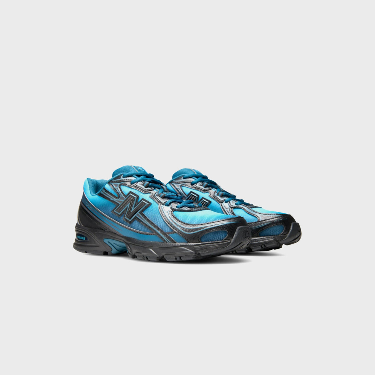 New Balance 740 - Streamsong / Black