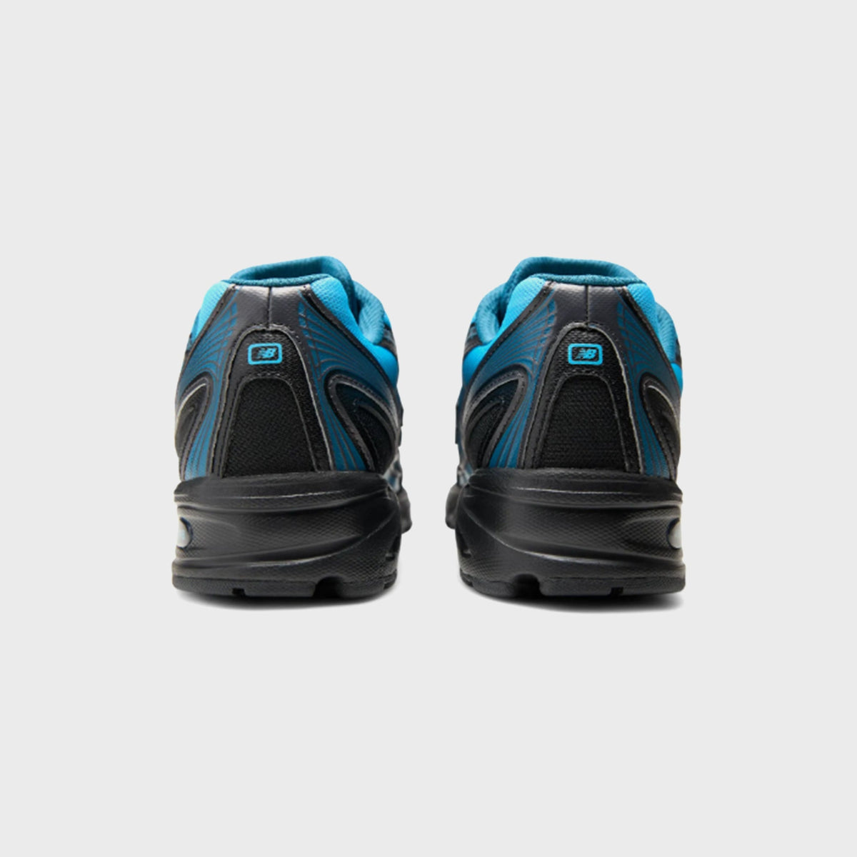 New Balance 740 - Streamsong / Black