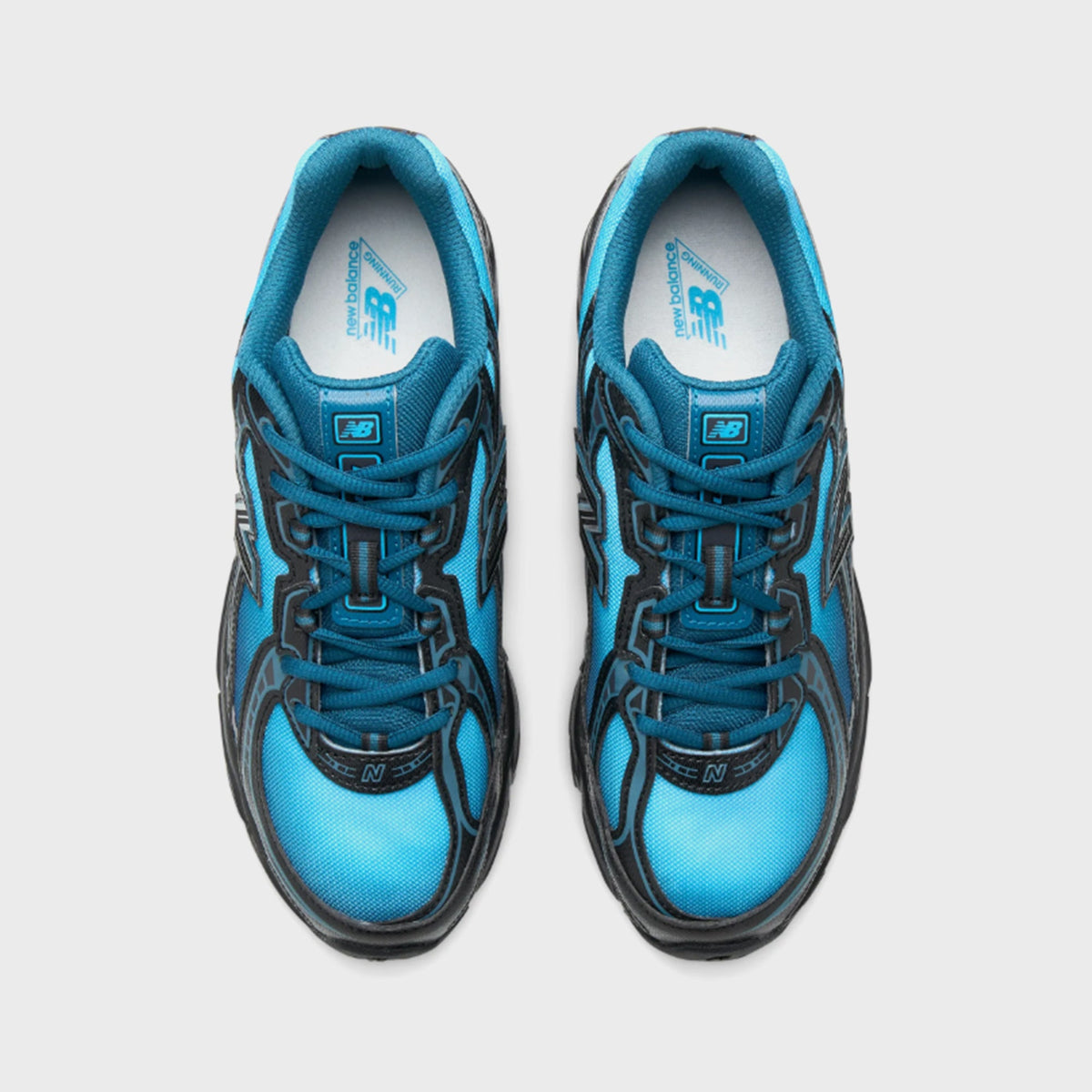 New Balance 740 - Streamsong / Black