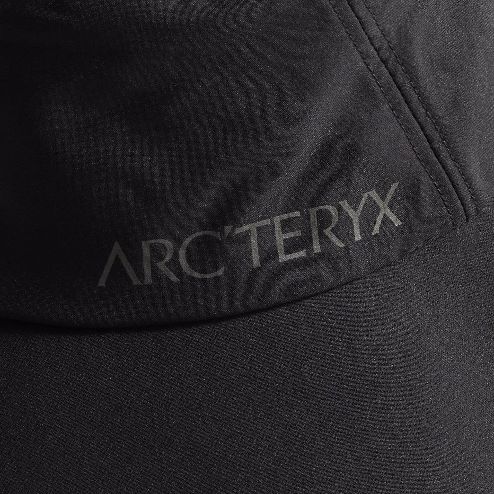 Arc'teryx Sinsolo Bucket Hat in Black