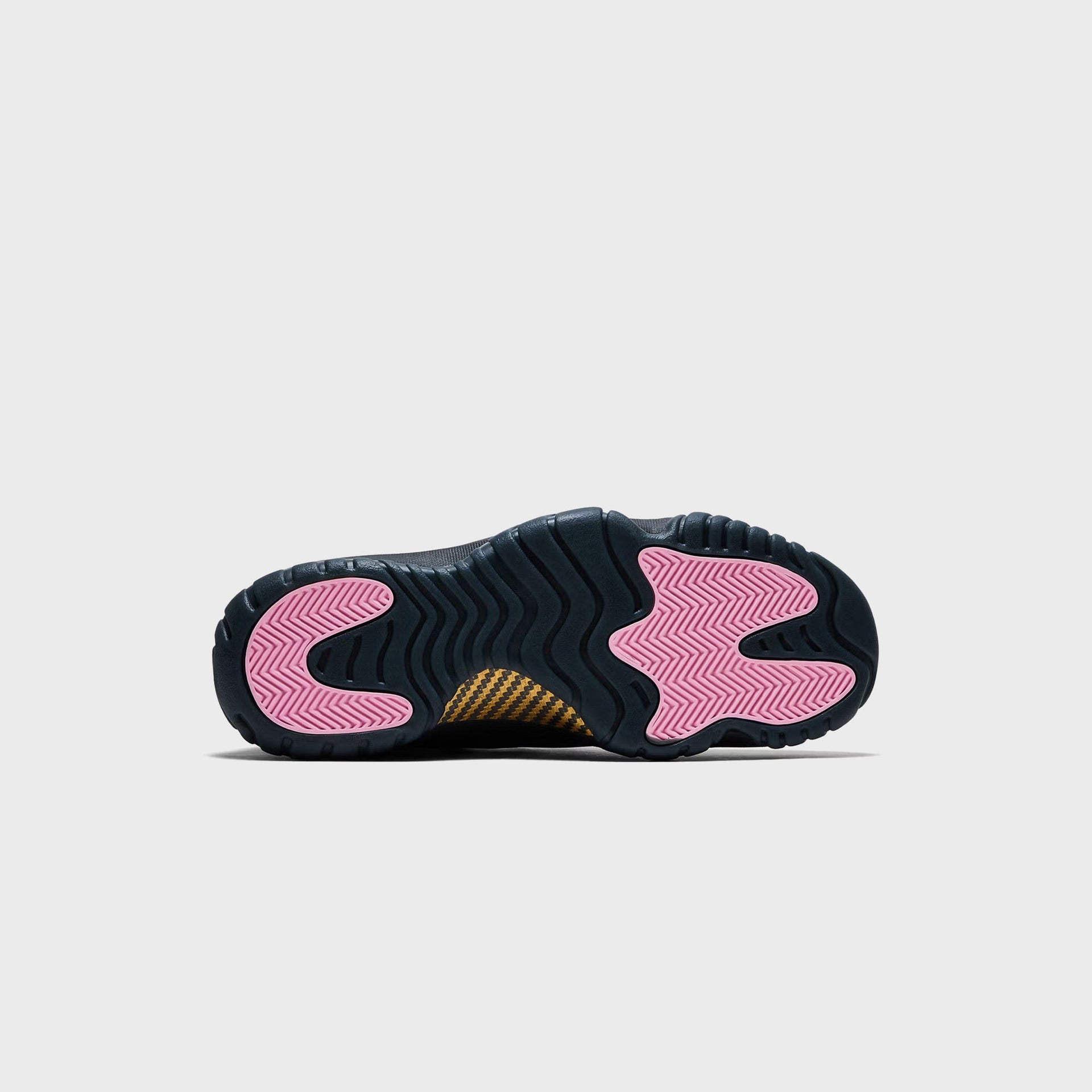 Nike Air Jordan 11 Retro - Canyon Purple / Off Noir / Violet Dust