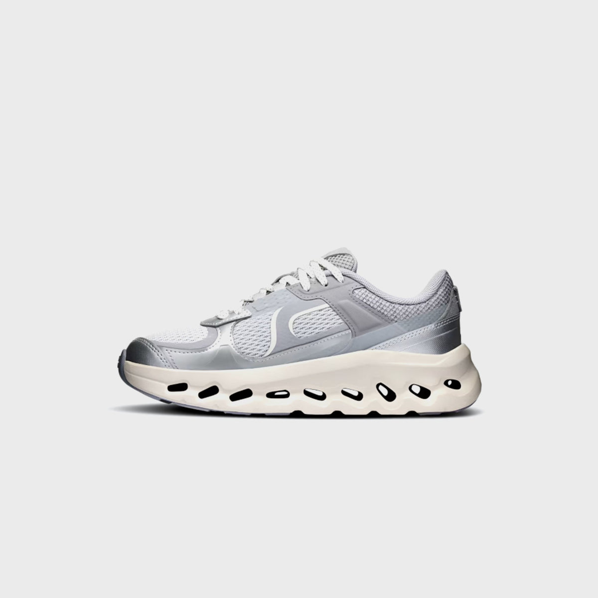 On Running WMNS Cloudtilt Arc - Alloy / Ivory