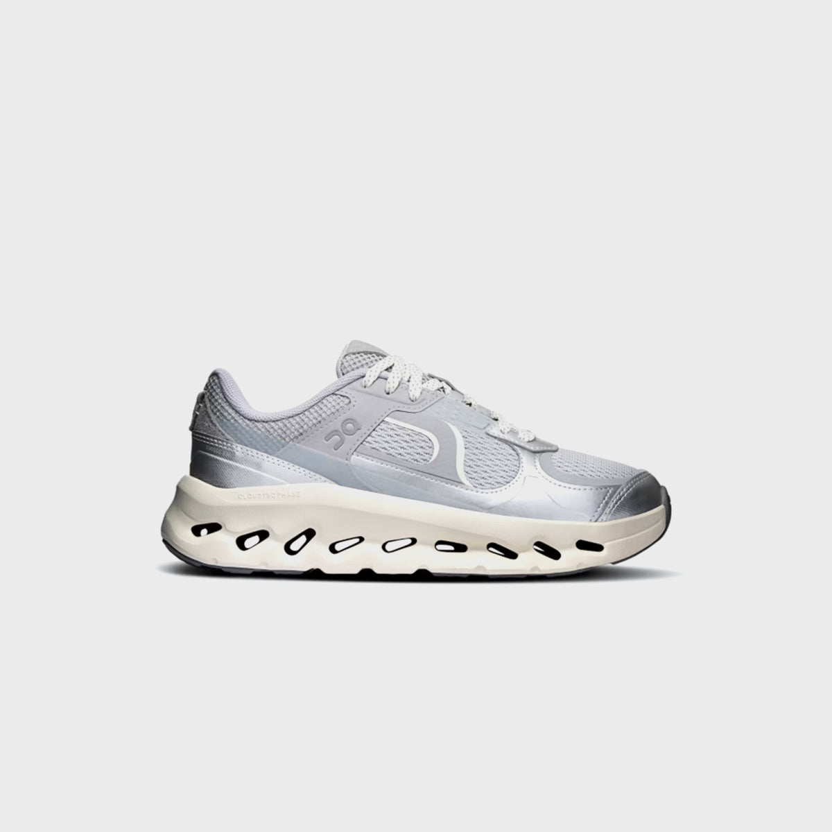 On Running WMNS Cloudtilt Arc - Alloy / Ivory