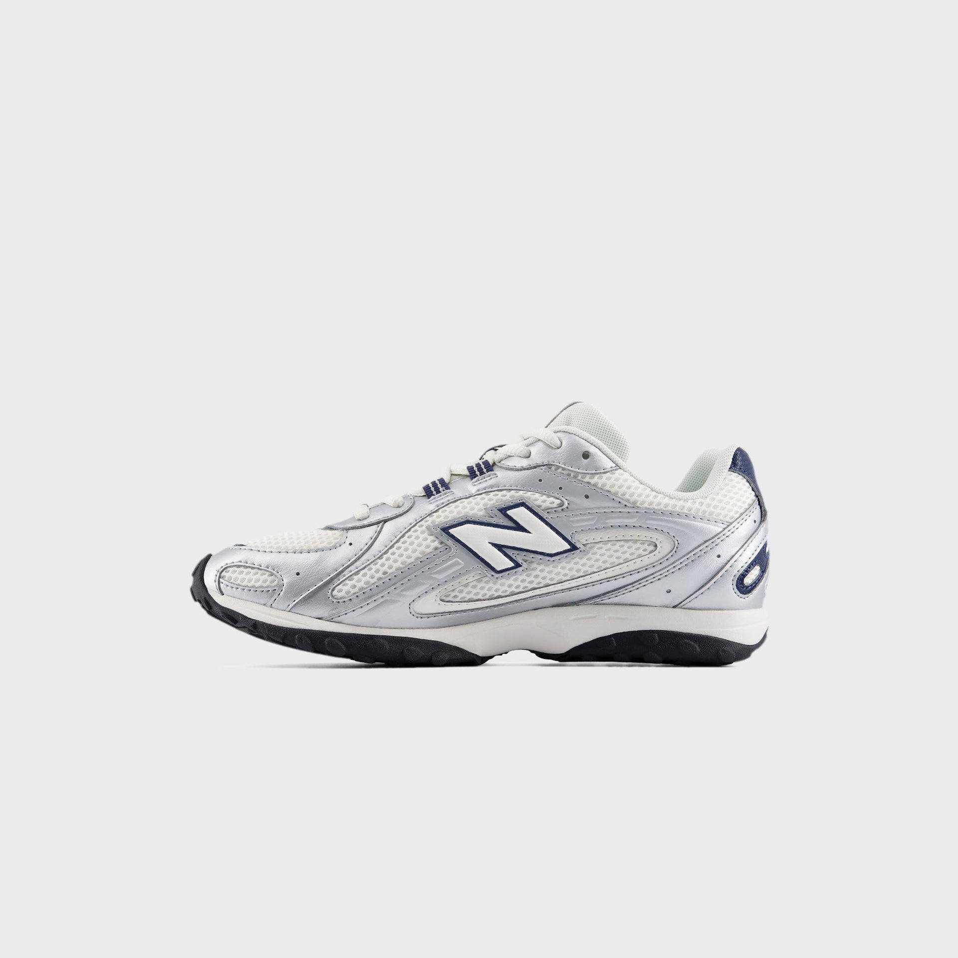 New Balance 204L - Sea Salt / Silver Metallic / NB Navy