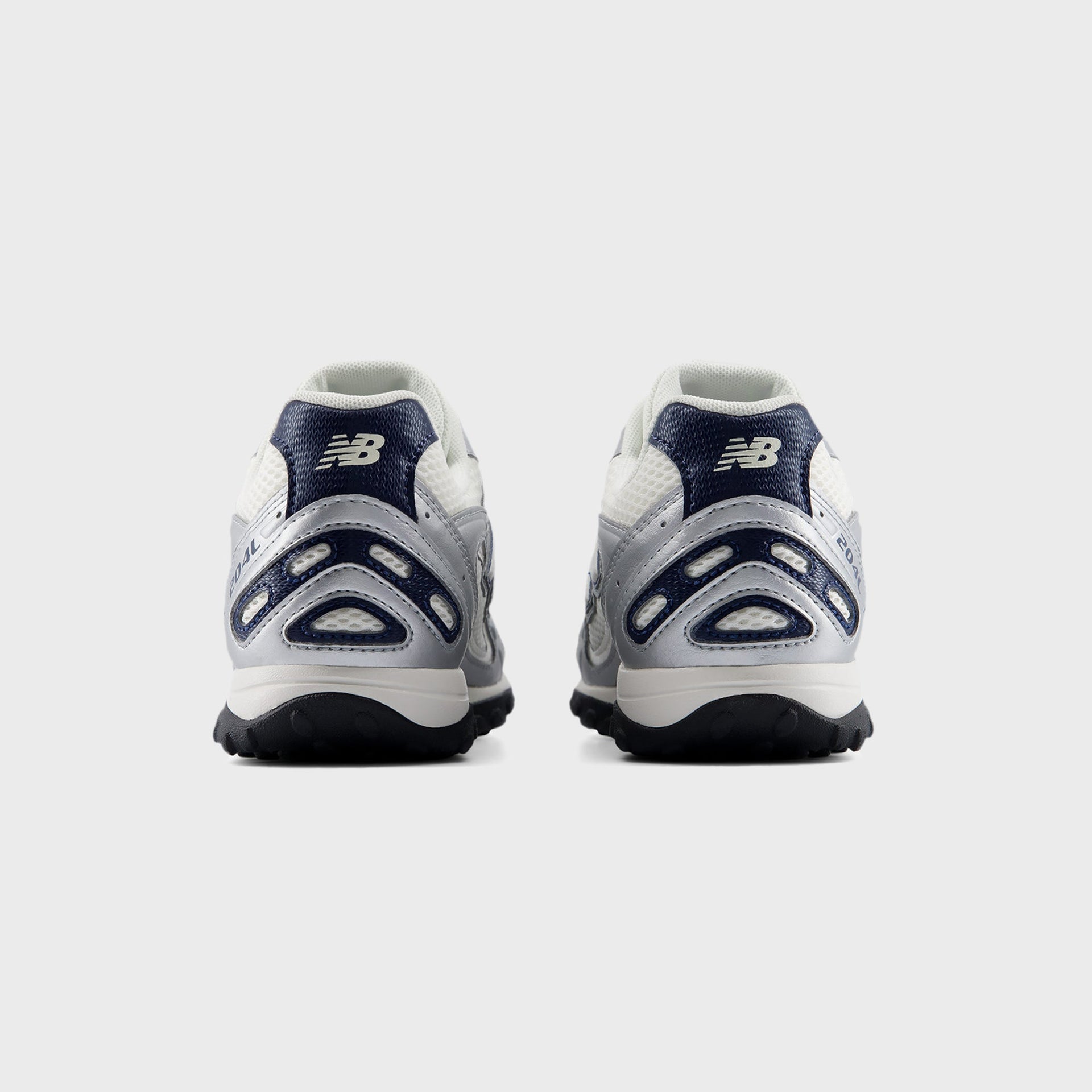 New Balance 204L - Sea Salt / Silver Metallic / NB Navy