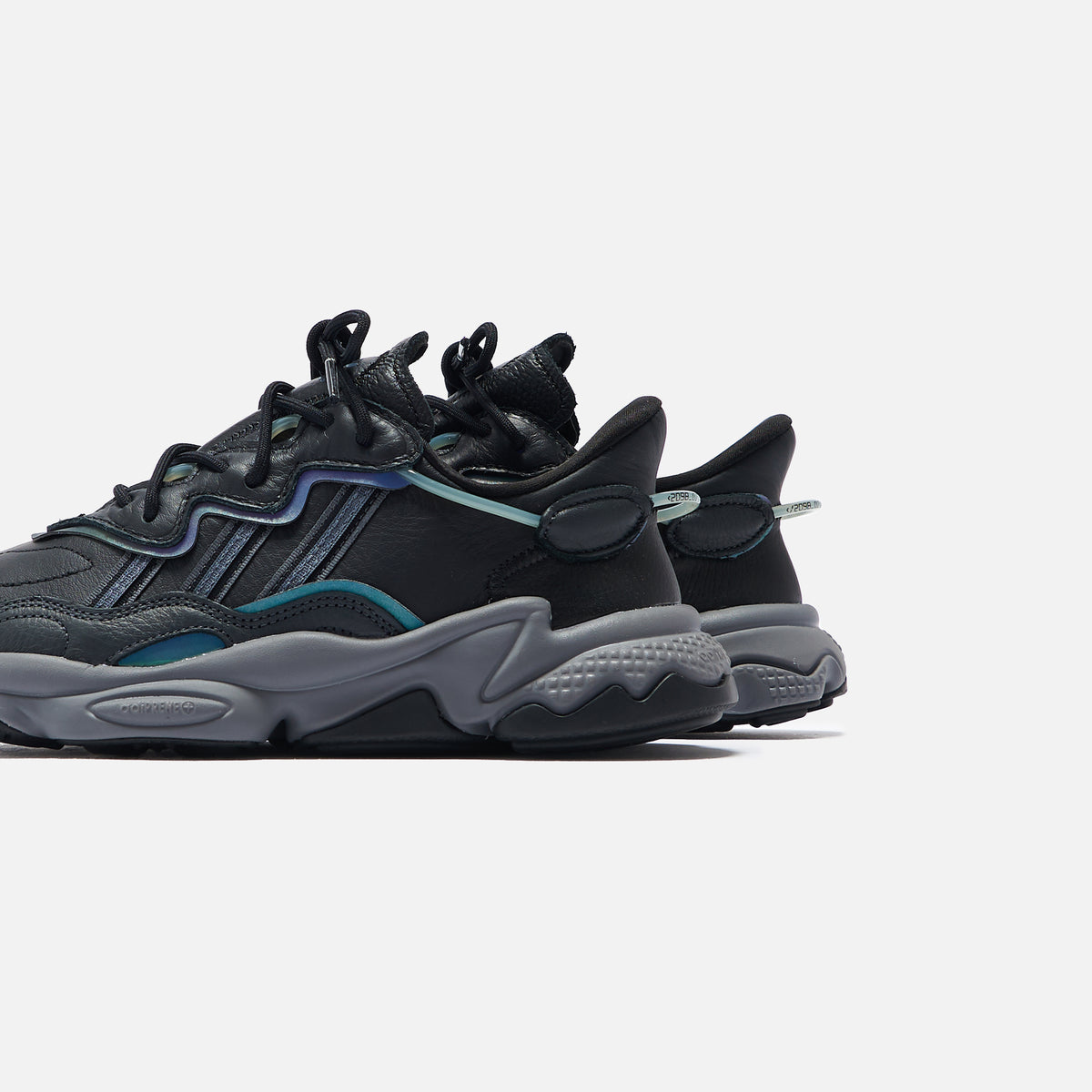 adidas Ozweego - Core Black / Grey Four F17 / Onix
