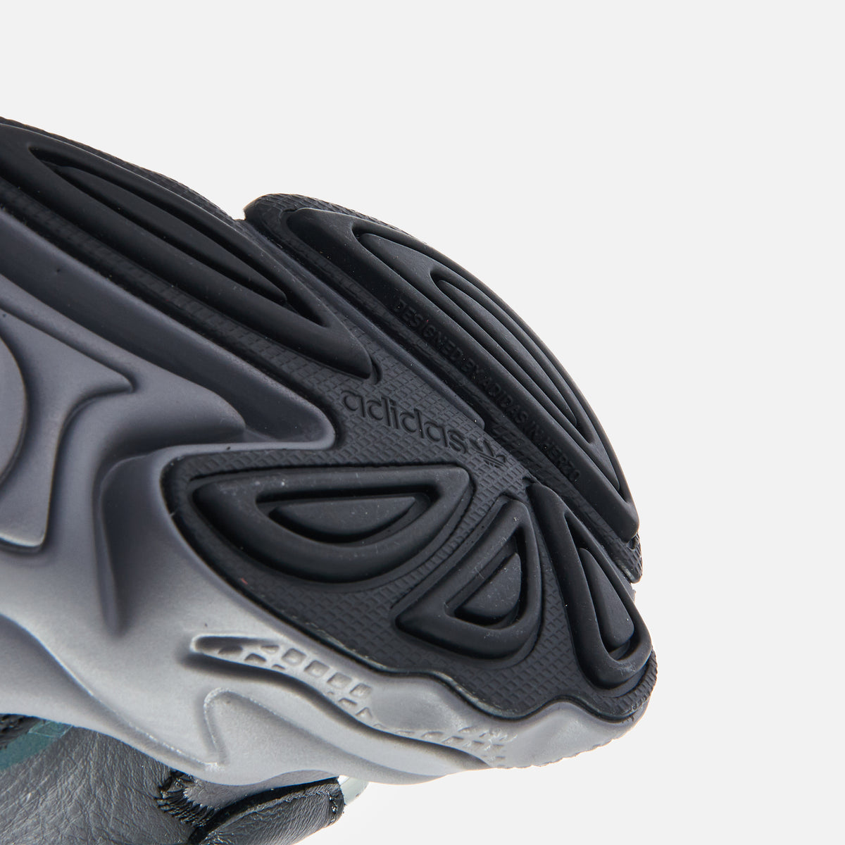 adidas Ozweego - Core Black / Grey Four F17 / Onix