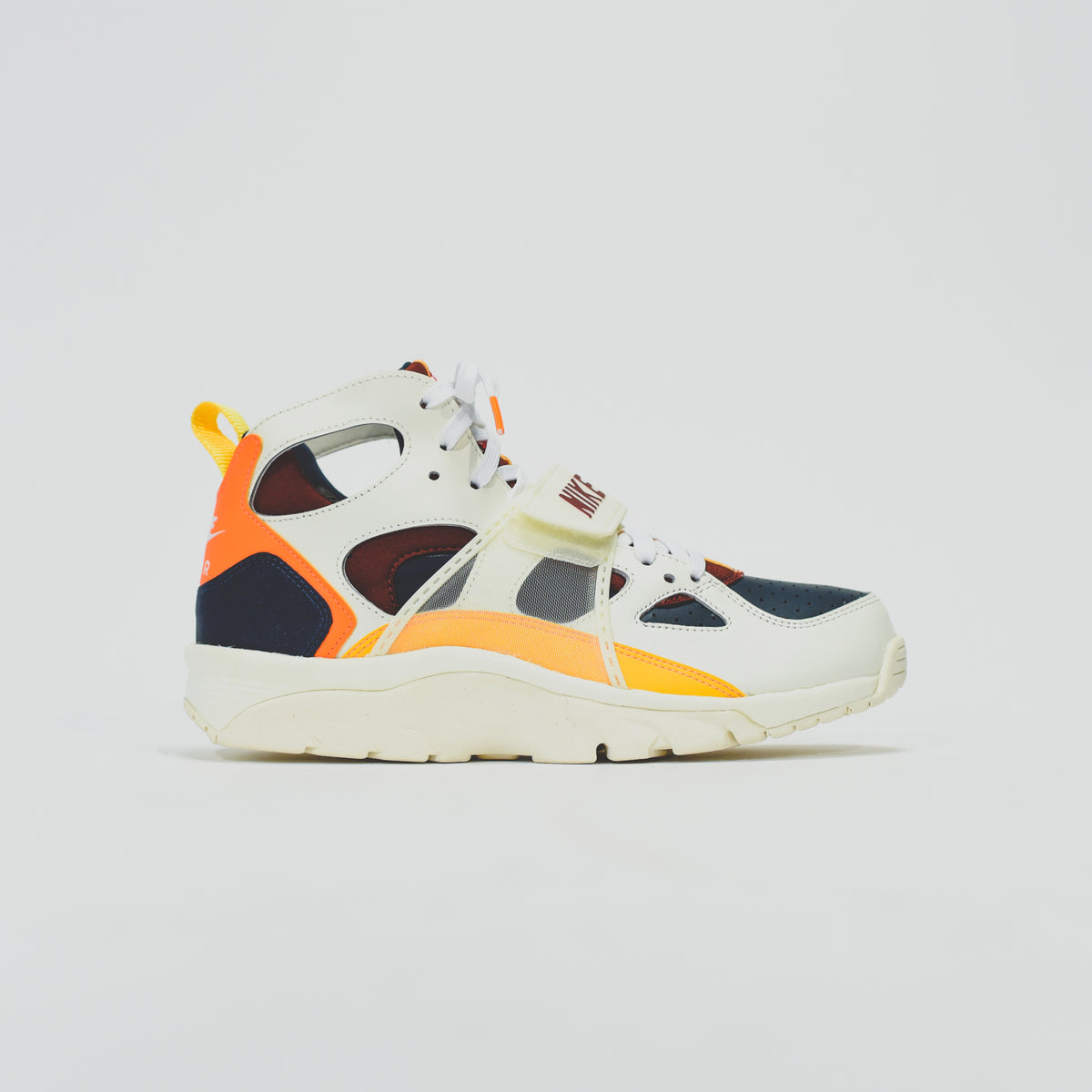 Nike Air Trainer Huarache - White / Team Red / Laser Orange