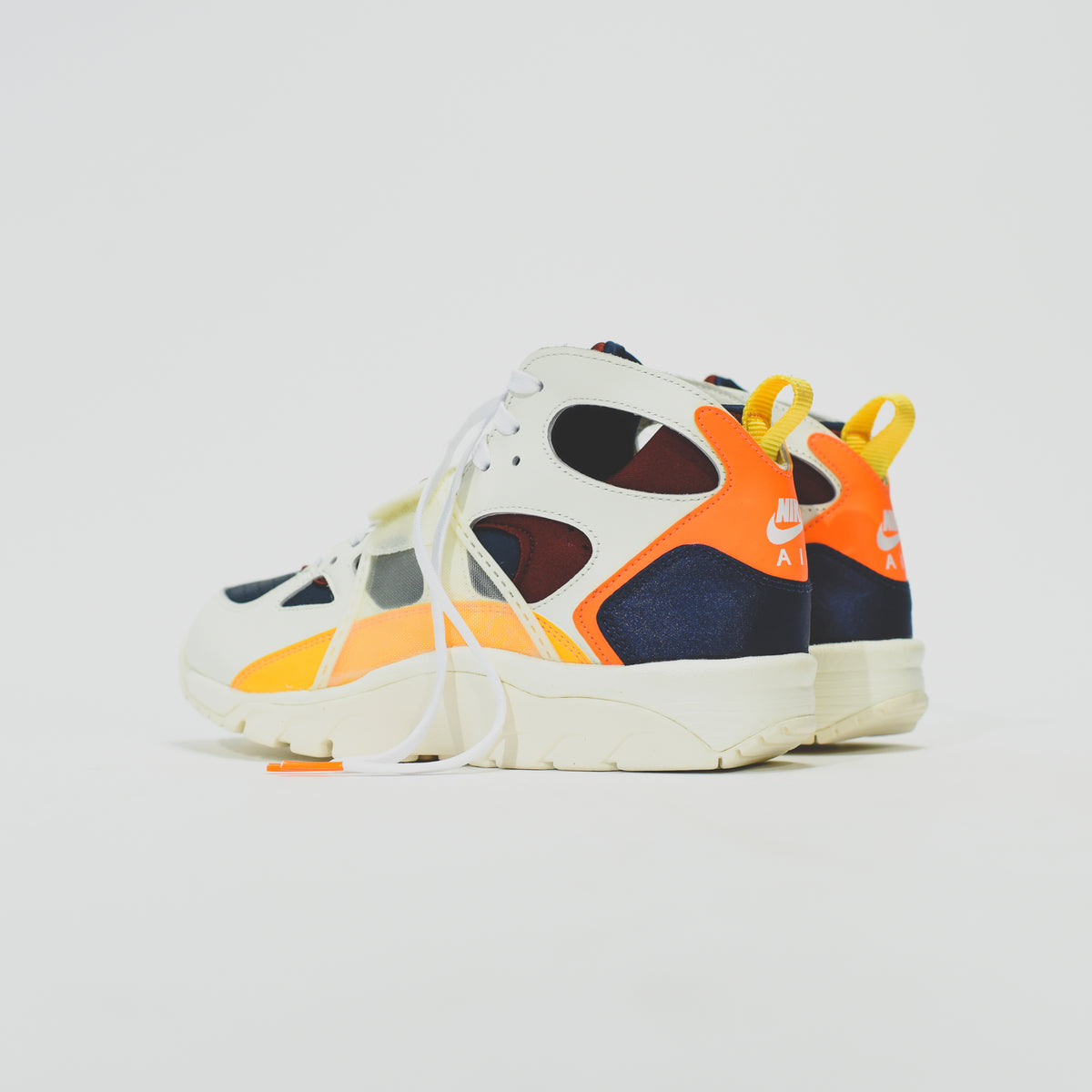 Nike Air Trainer Huarache - White / Team Red / Laser Orange