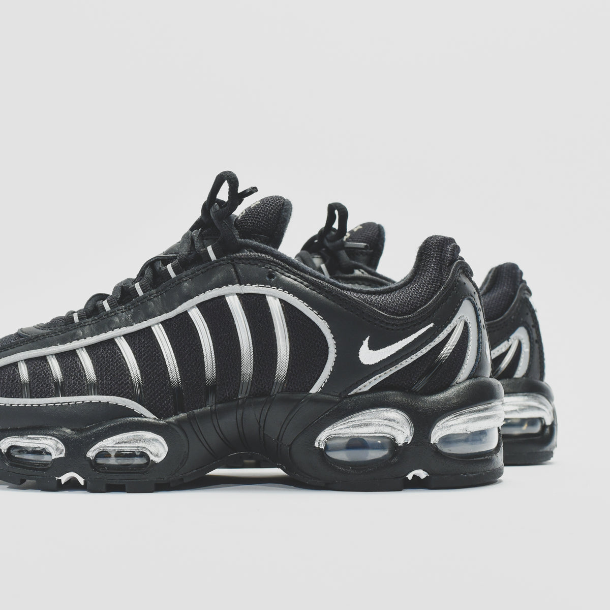 Nike Air Max Tailwind IV - Black / White / Metallic Silver