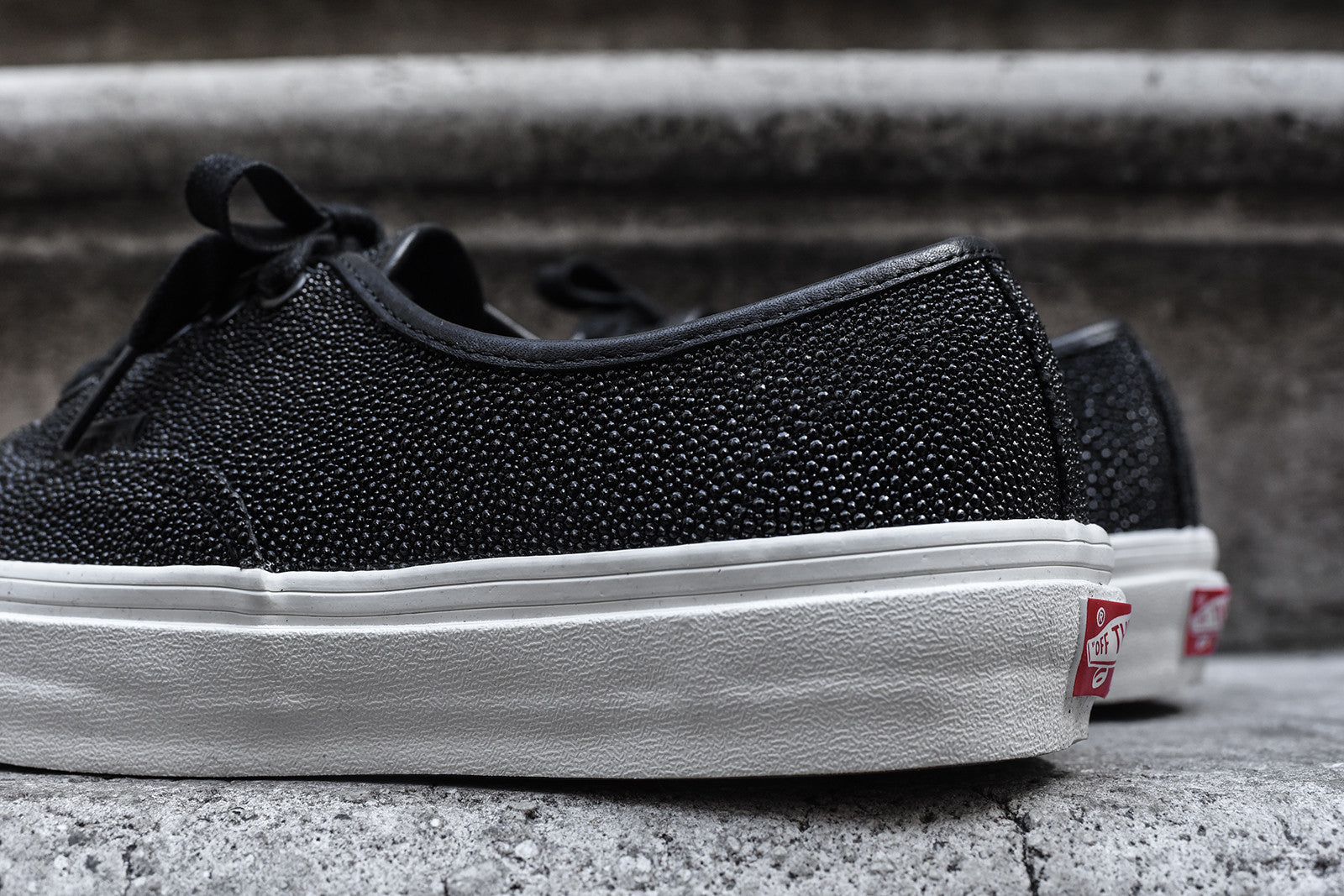 Vans Vault Authentic OG LX Sting Ray - Black