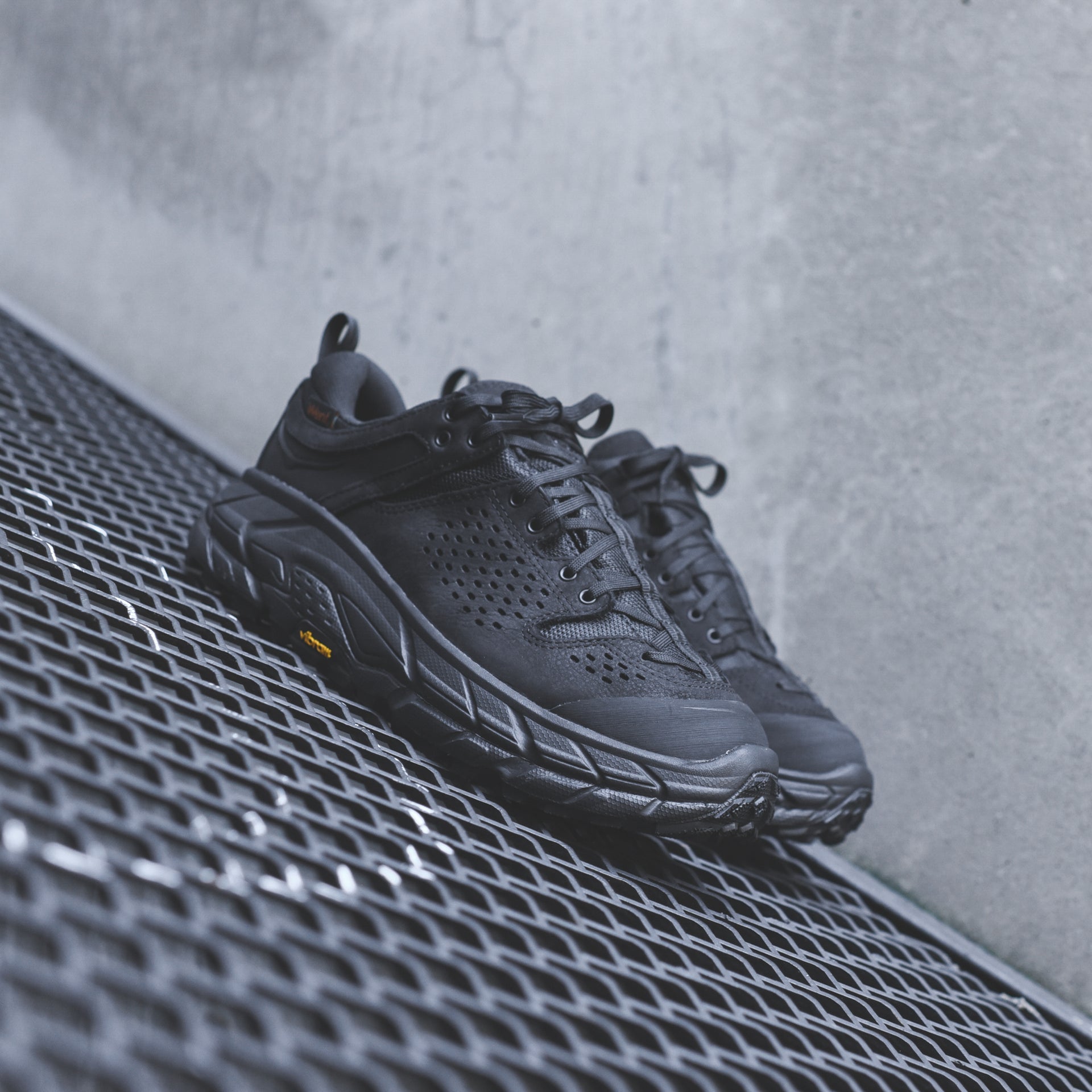 Hoka x EG Tor Ultra Low - Black