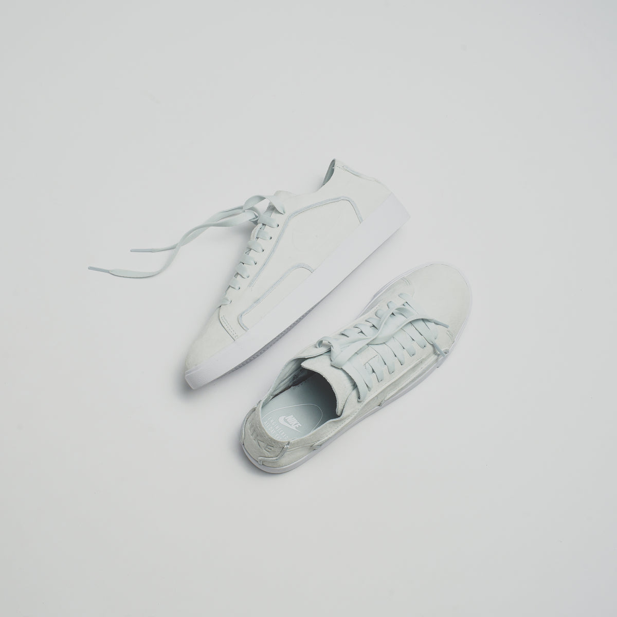 Nike WMNS Blazer Low Decon - Ghost Aqua / White
